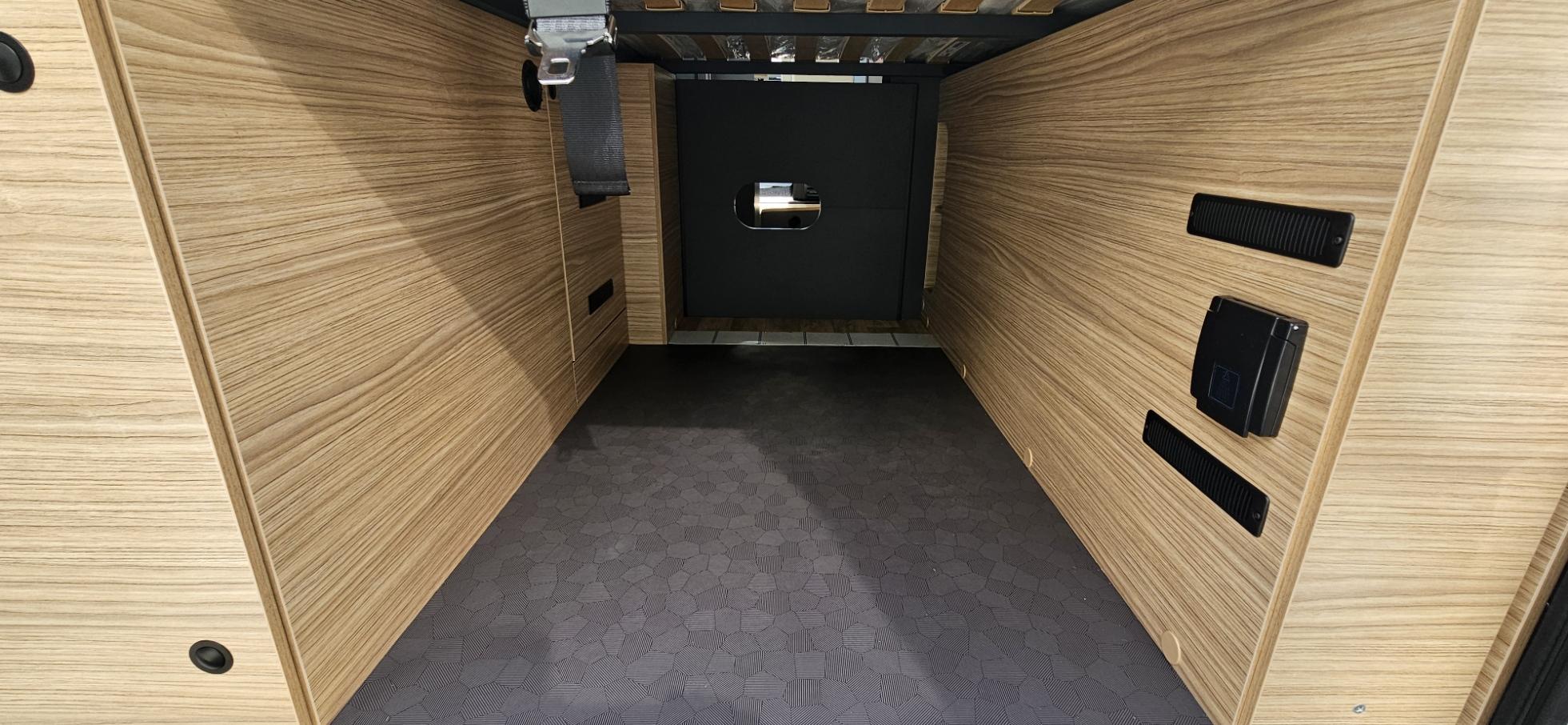  - 24 - BAVARIA K600G NOMADE 