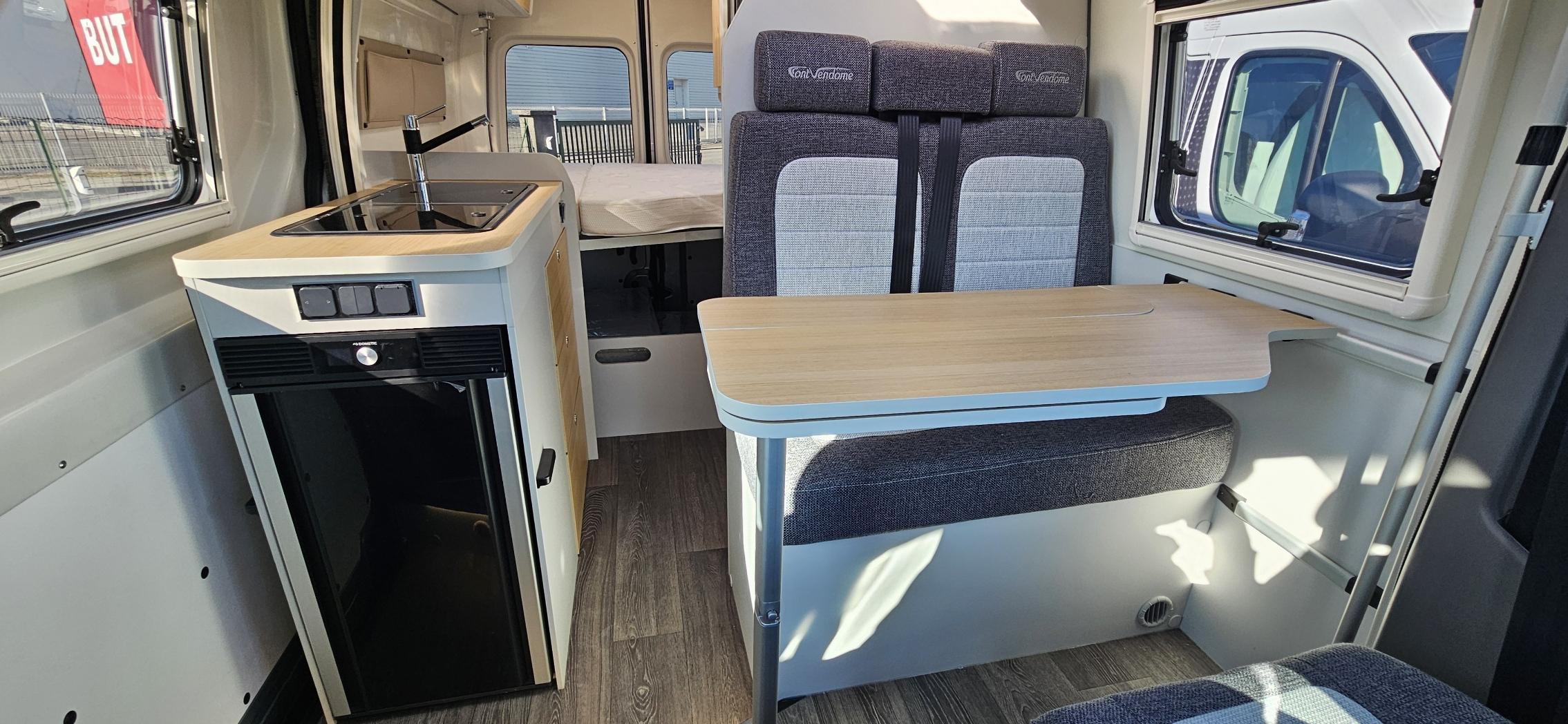  - 12 - FONT VENDOME MASTERVAN XS 