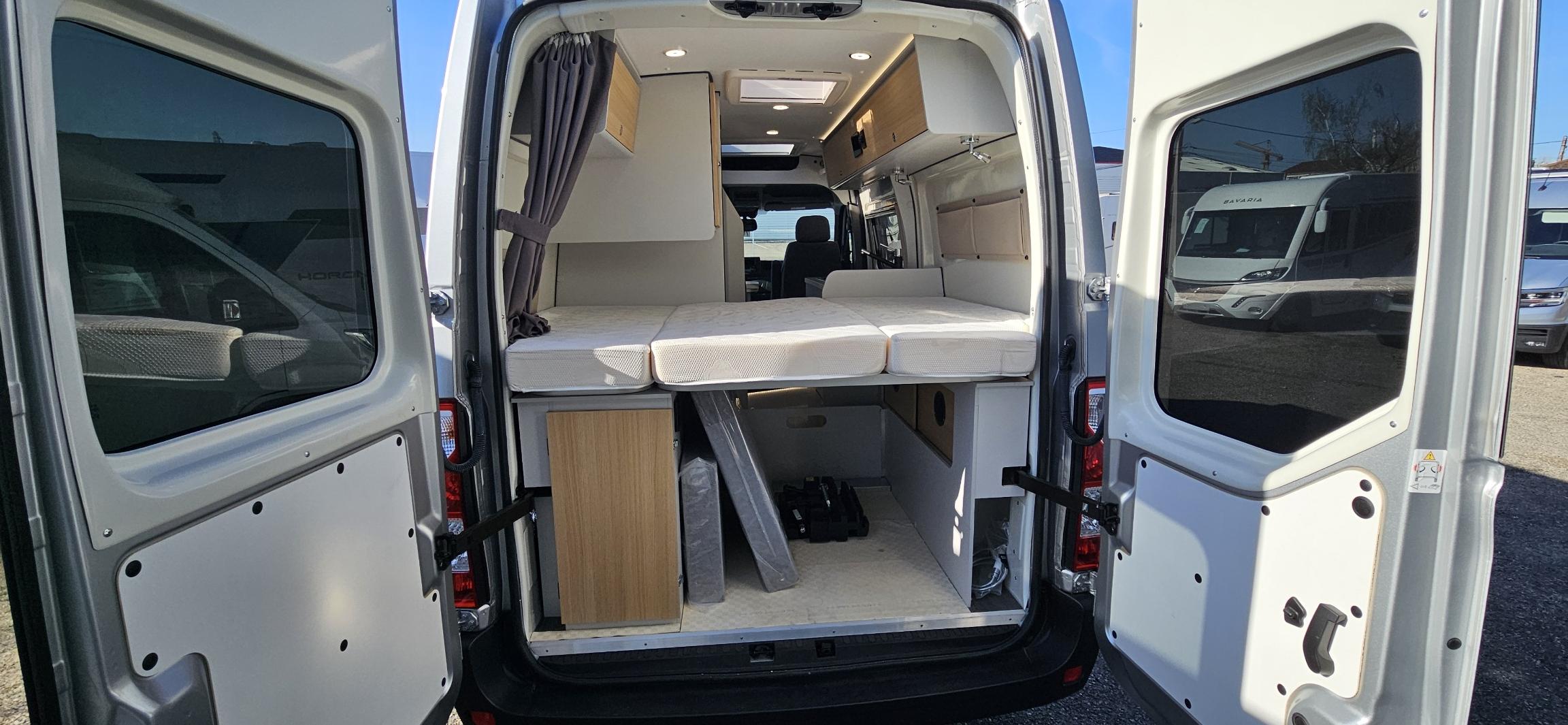  - 23 - FONT VENDOME MASTERVAN XS 