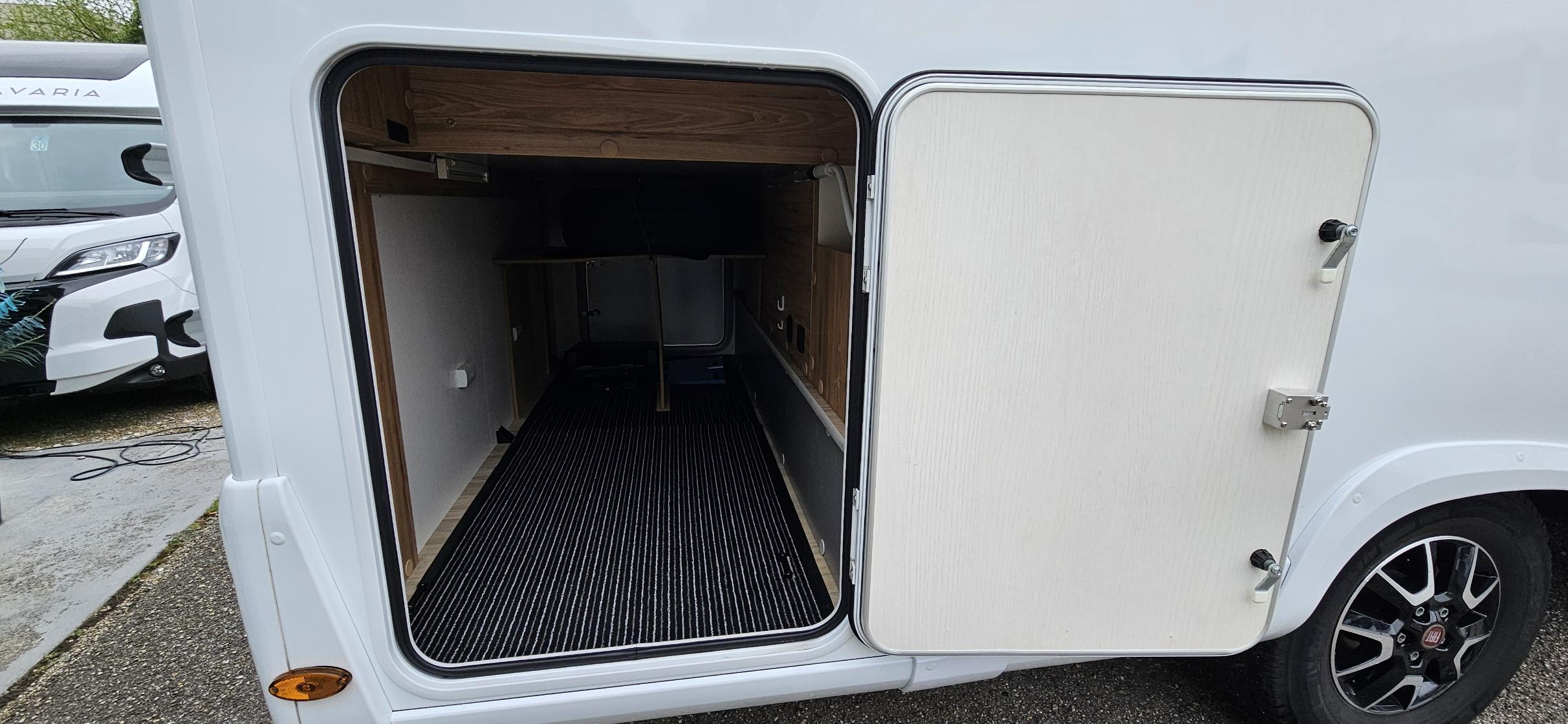  - 3 - BAVARIA T 726 FC NOMADE 