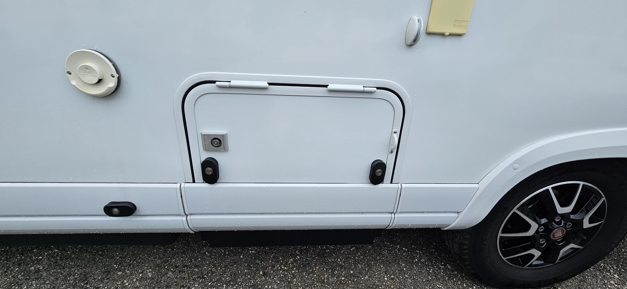  - 5 - BAVARIA T 726 FC NOMADE 