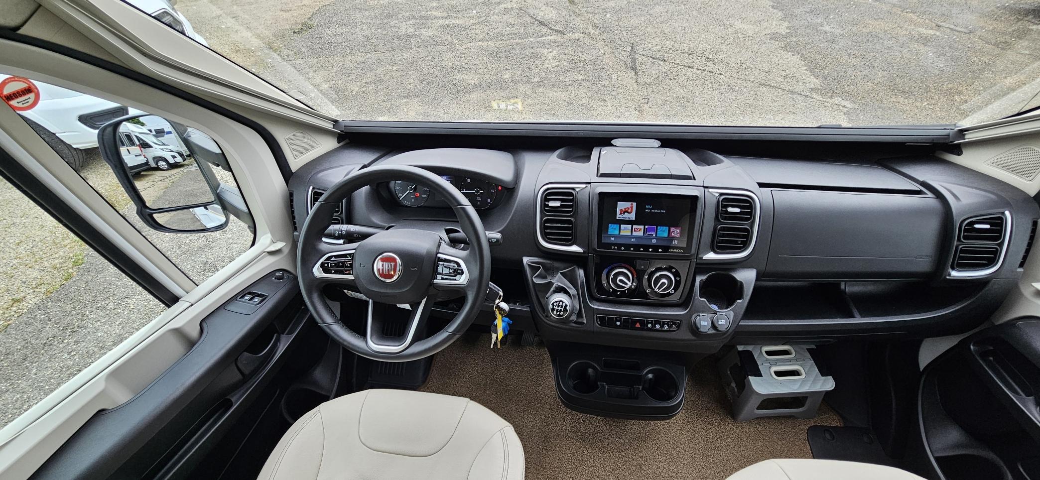  - 9 - BAVARIA T 726 FC NOMADE 