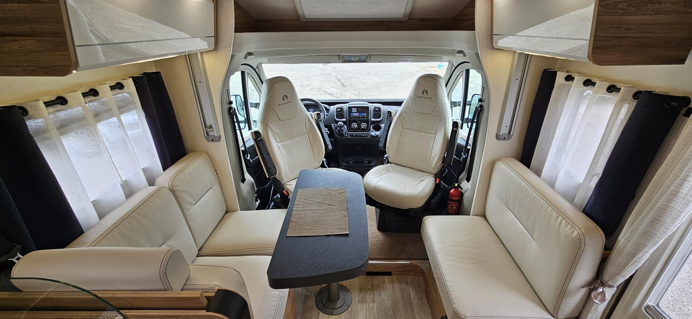  - 11 - BAVARIA T 726 FC NOMADE 