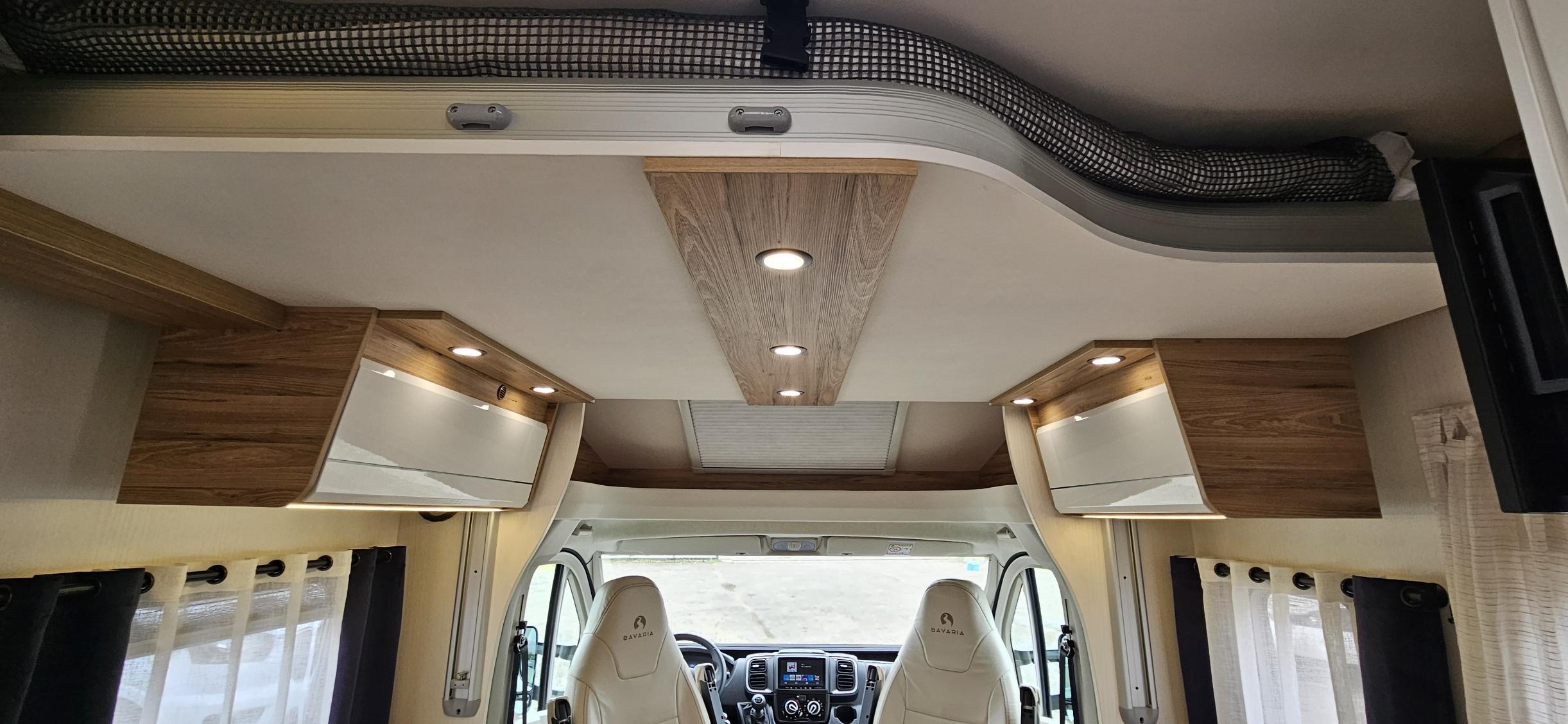  - 12 - BAVARIA T 726 FC NOMADE 