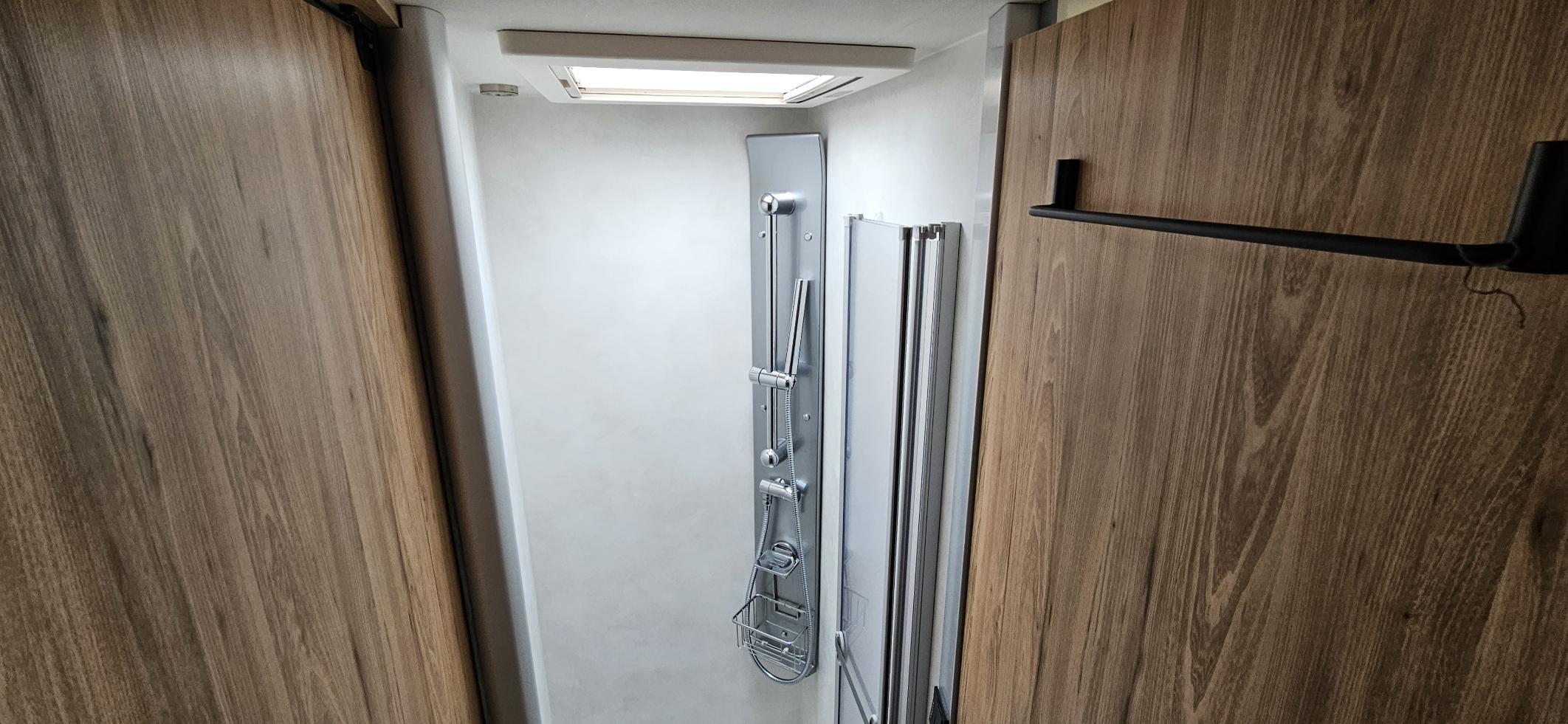  - 17 - BAVARIA T 726 FC NOMADE 