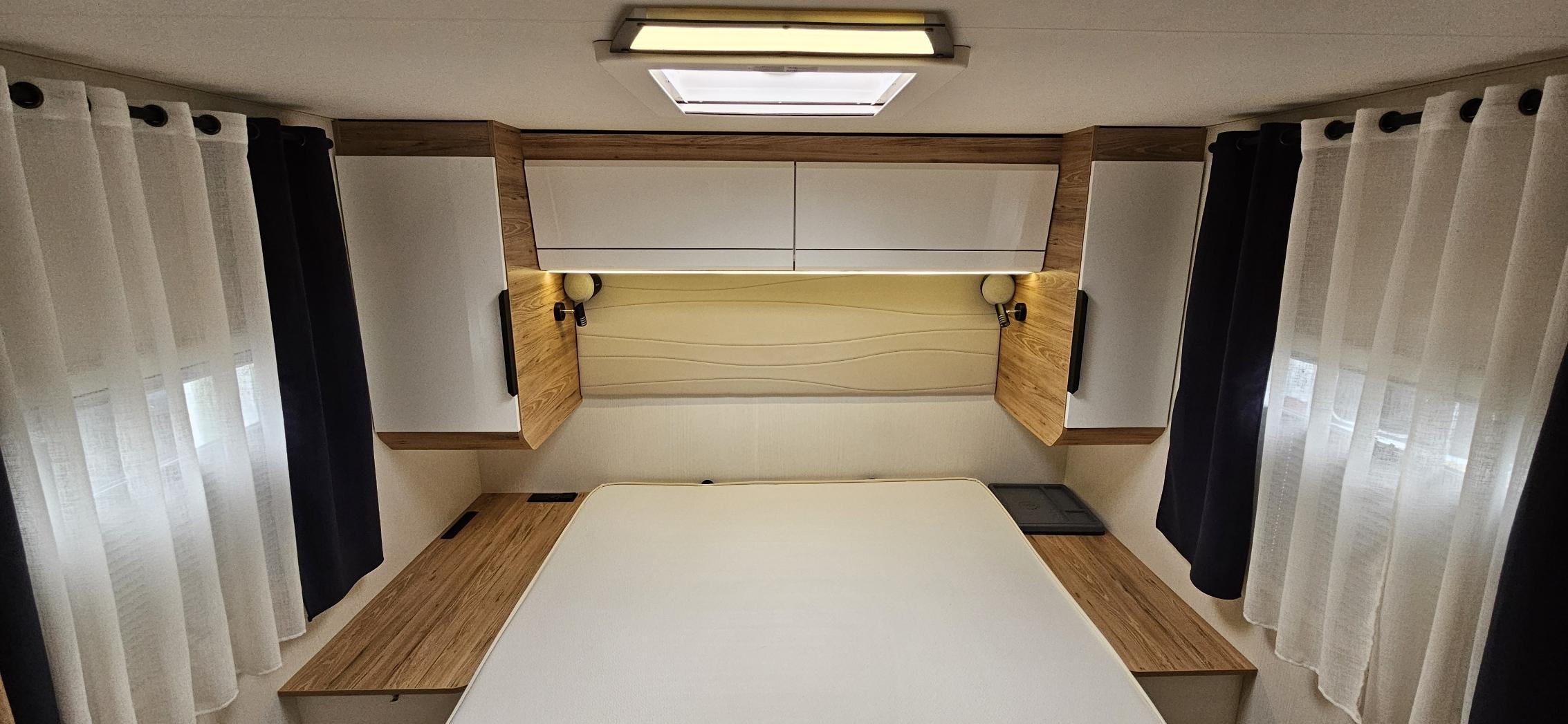  - 20 - BAVARIA T 726 FC NOMADE 