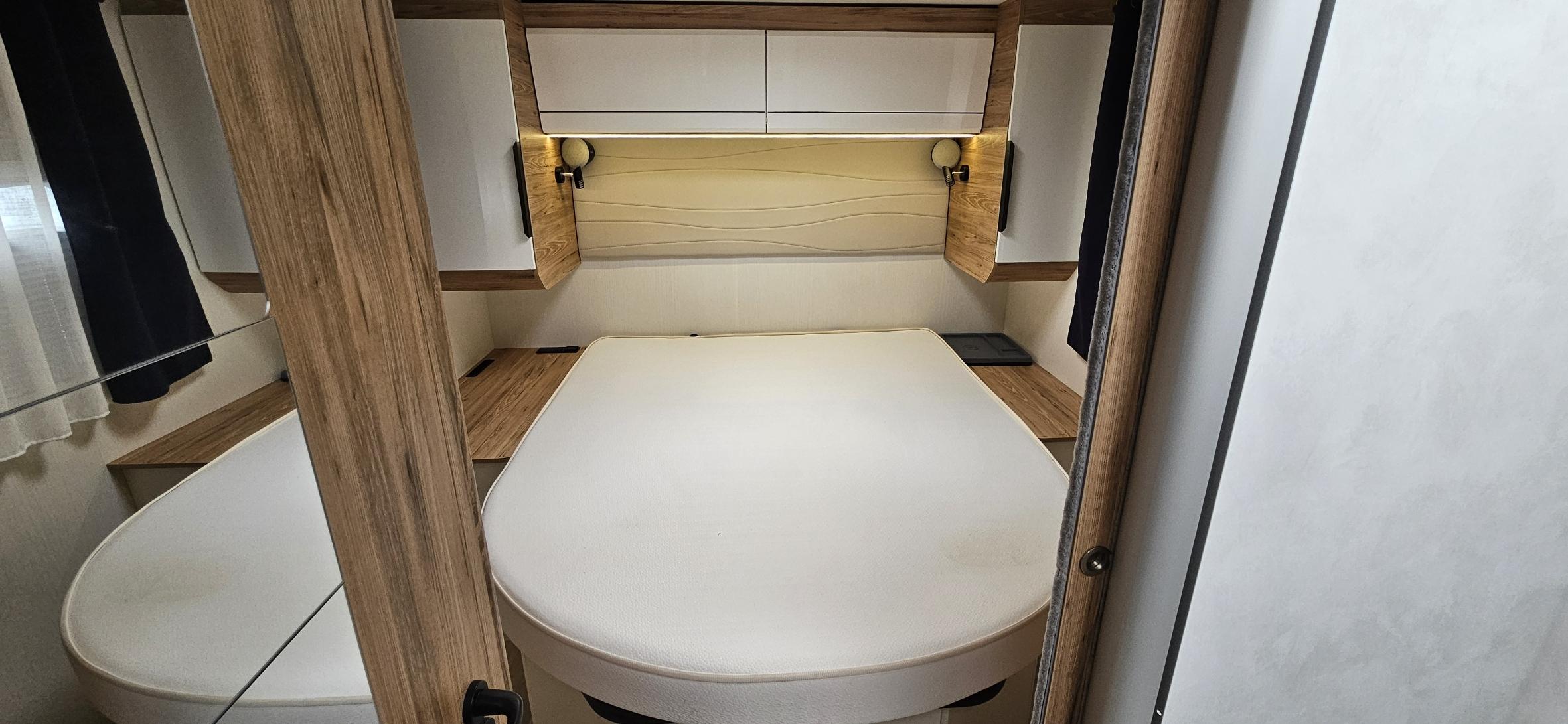  - 22 - BAVARIA T 726 FC NOMADE 