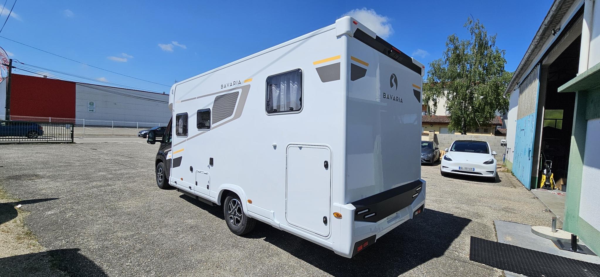  - 8 - BAVARIA T 720 FGJ INTENSE 