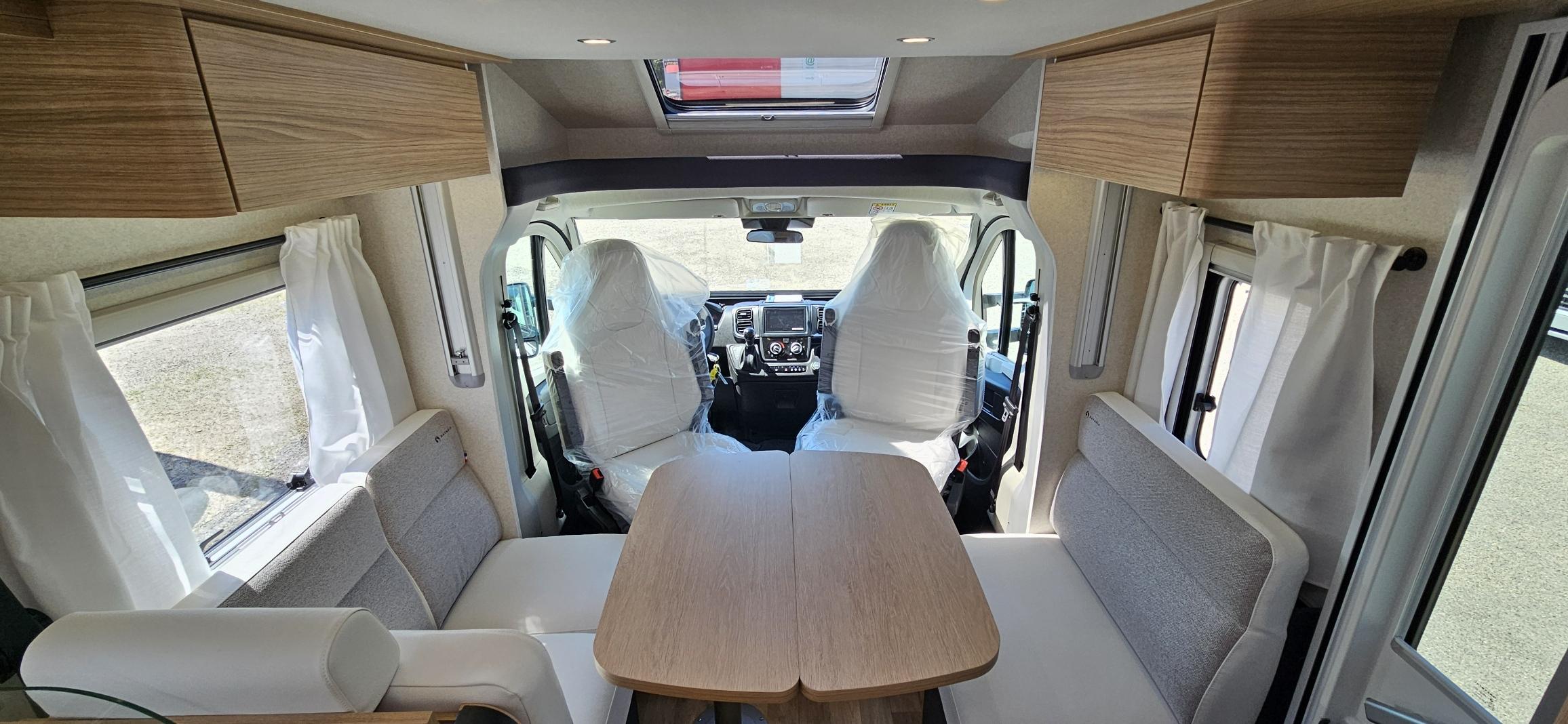  - 14 - BAVARIA T 720 FGJ INTENSE 