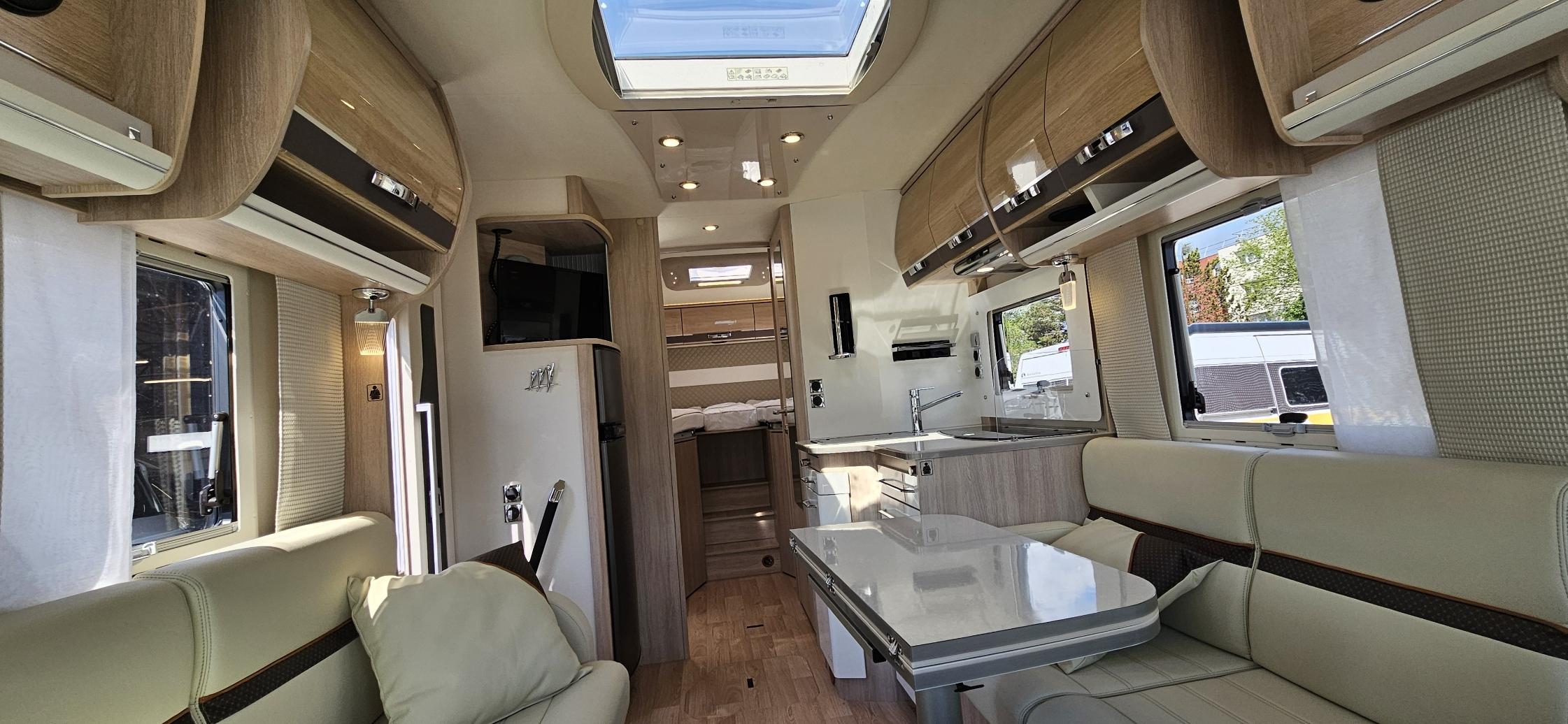  - 12 - RAPIDO 8066 DF PREMIUM EDITION 