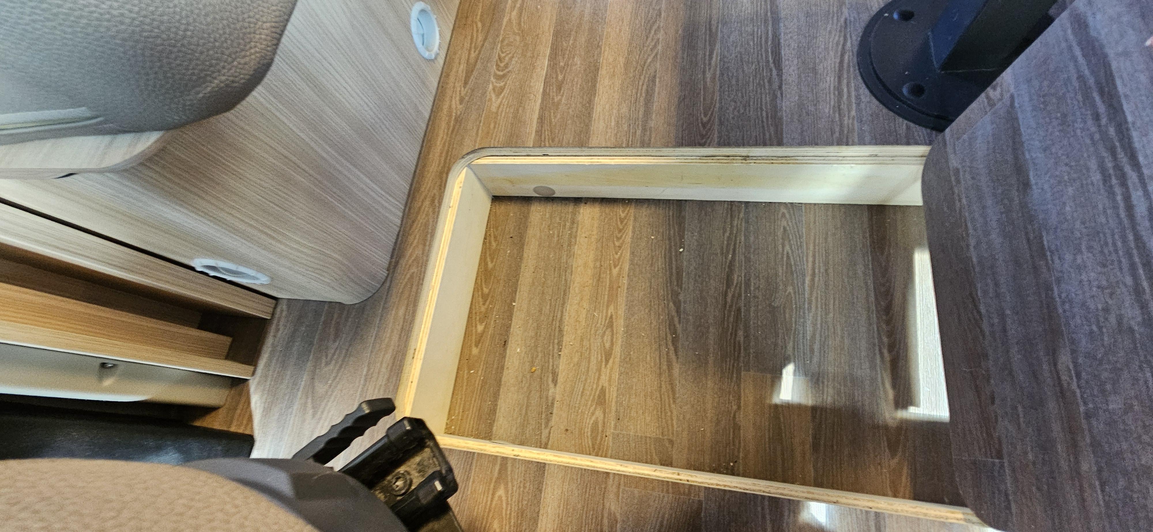  - 20 - BURSTNER IXEO IT 734 