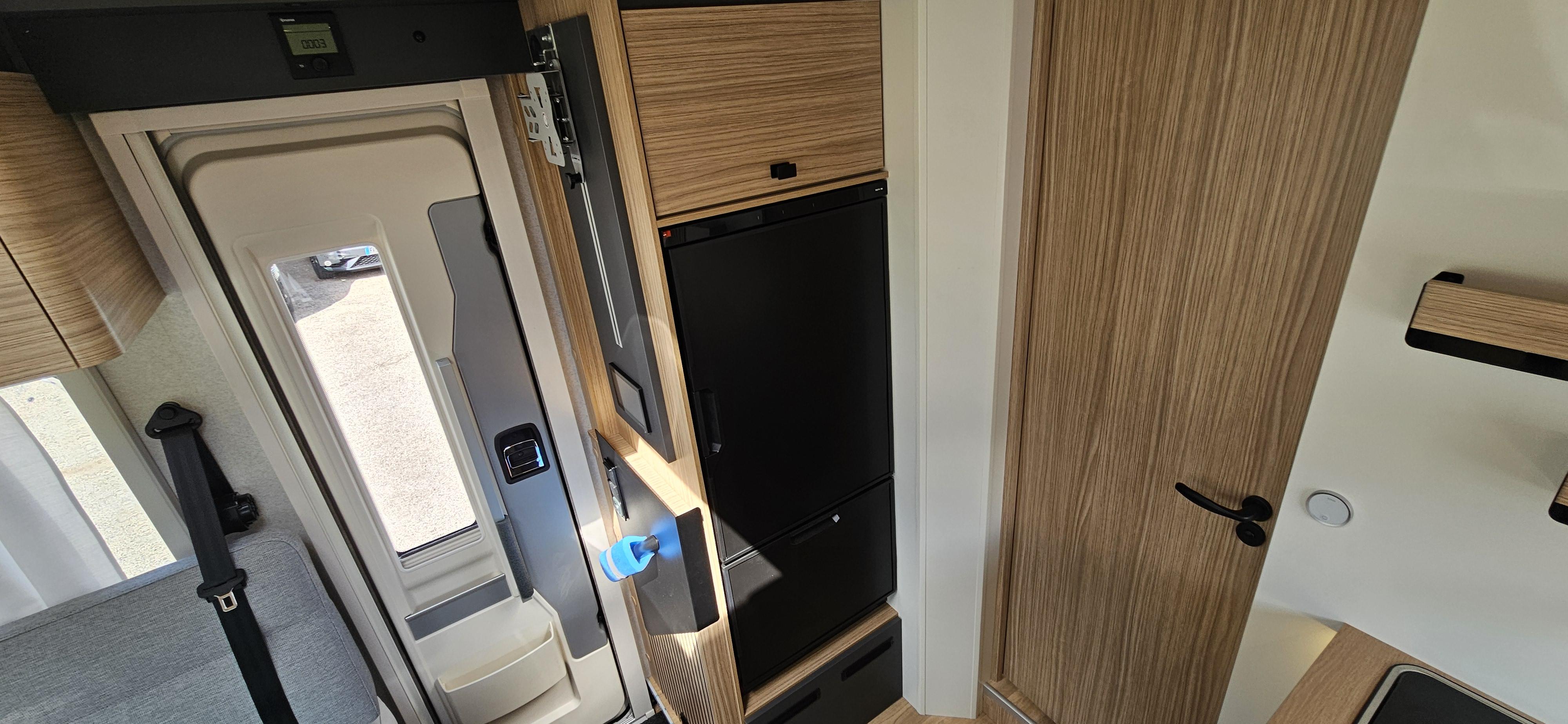  - 18 - BAVARIA I 740 FGJ NOMADE 