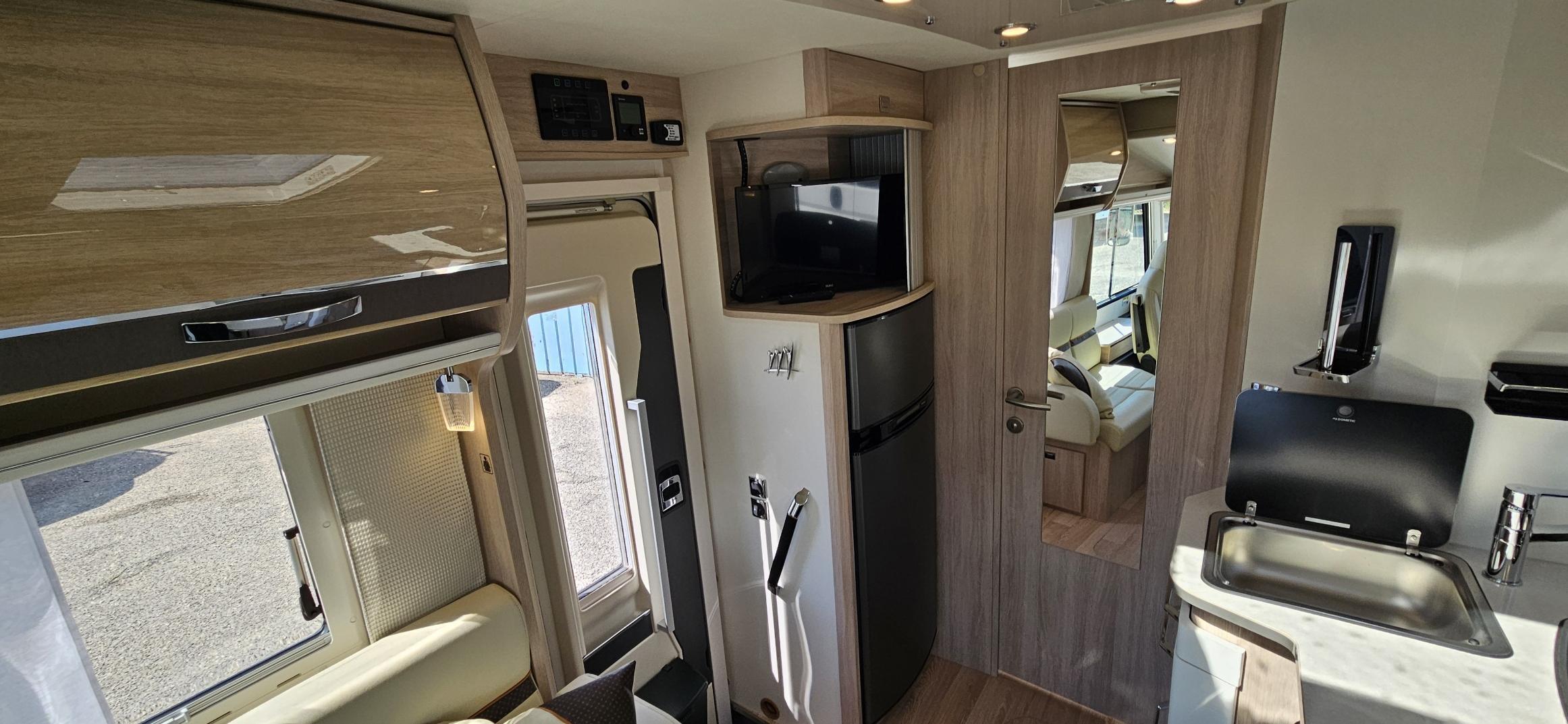  - 3 - RAPIDO 8066 DF PREMIUM EDITION 