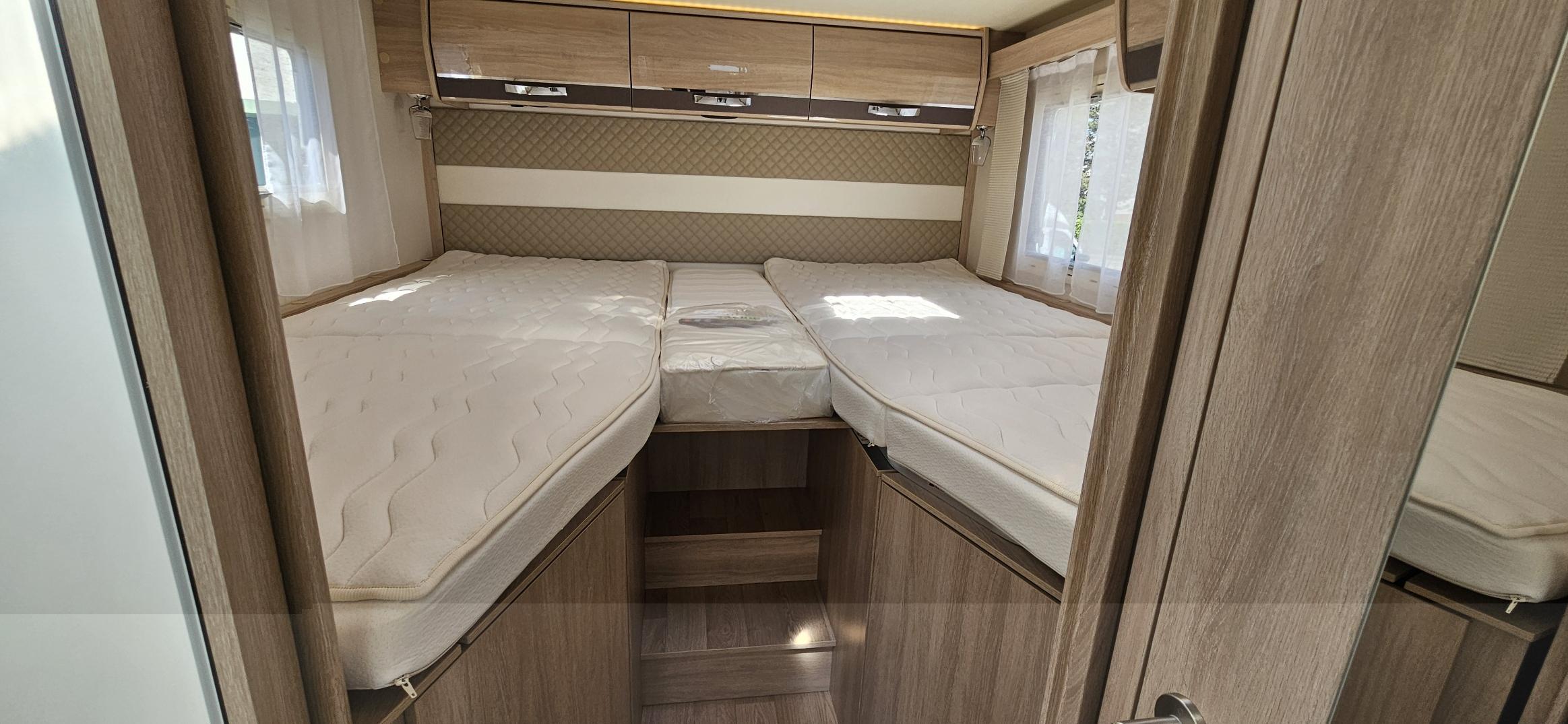  - 7 - RAPIDO 8066 DF PREMIUM EDITION 