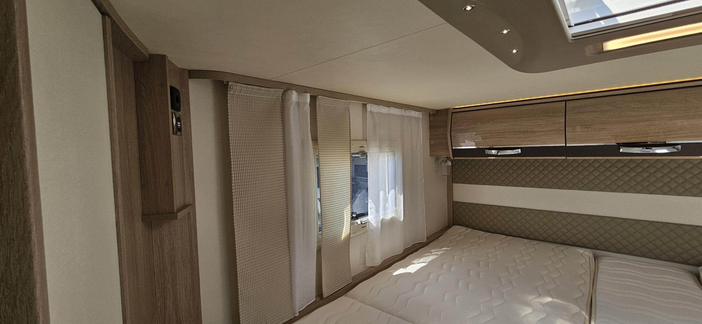  - 9 - RAPIDO 8066 DF PREMIUM EDITION 