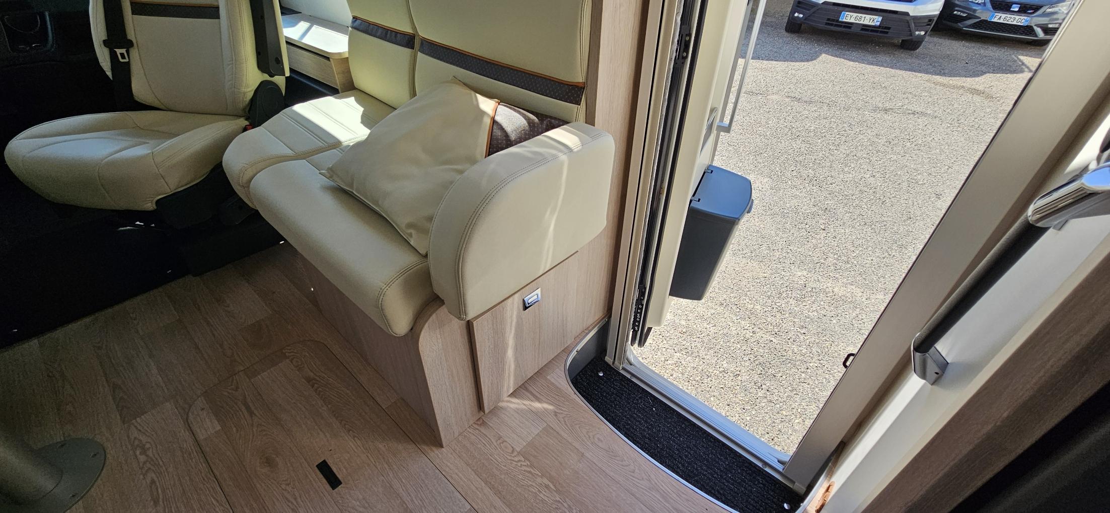  - 14 - RAPIDO 8066 DF PREMIUM EDITION 