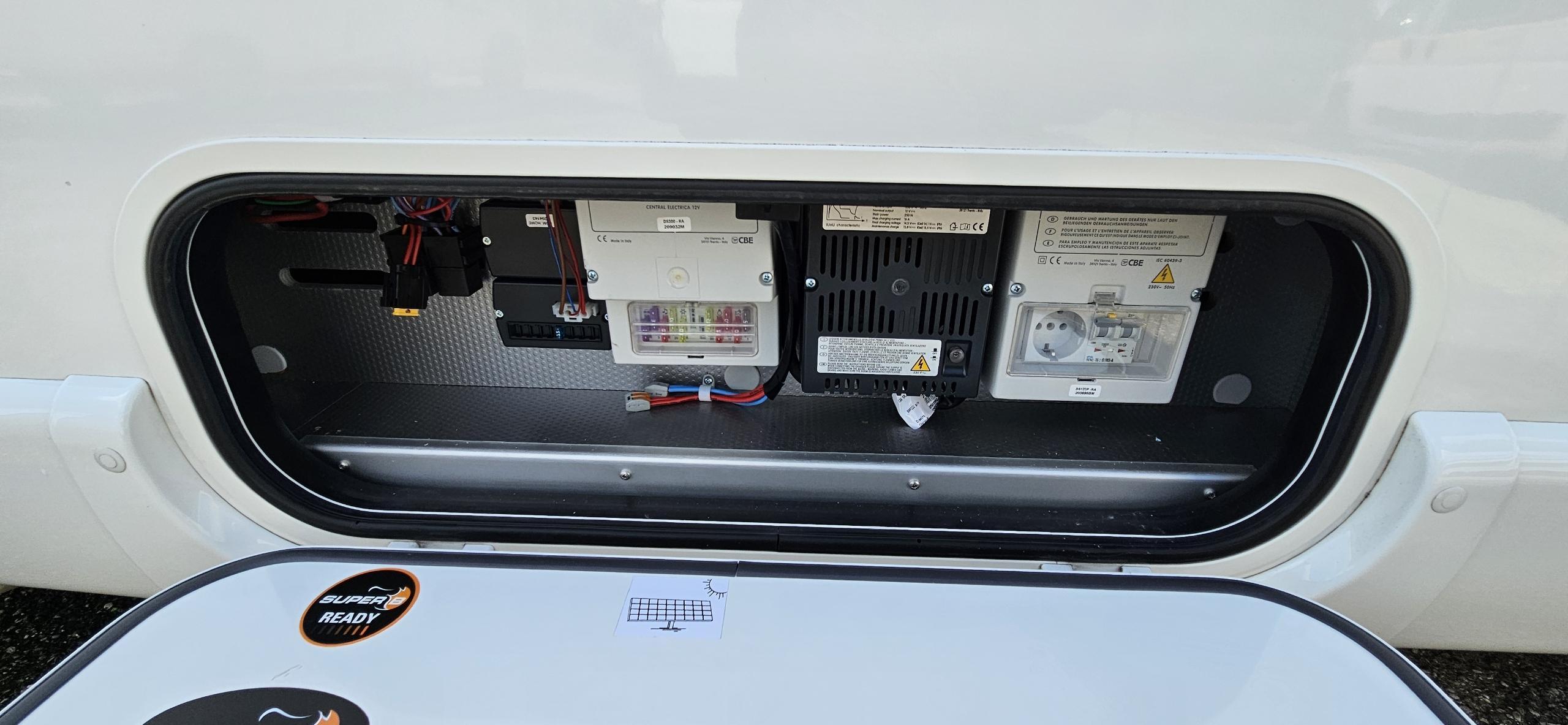  - 17 - RAPIDO 8066 DF PREMIUM EDITION 