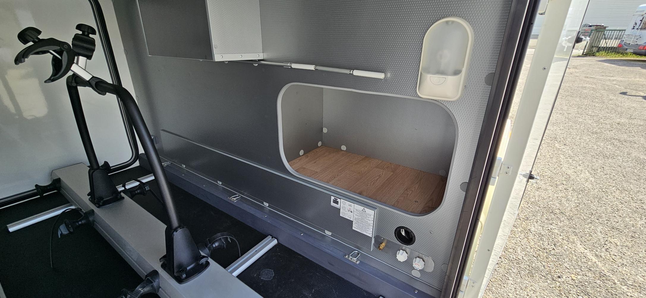  - 19 - RAPIDO 8066 DF PREMIUM EDITION 