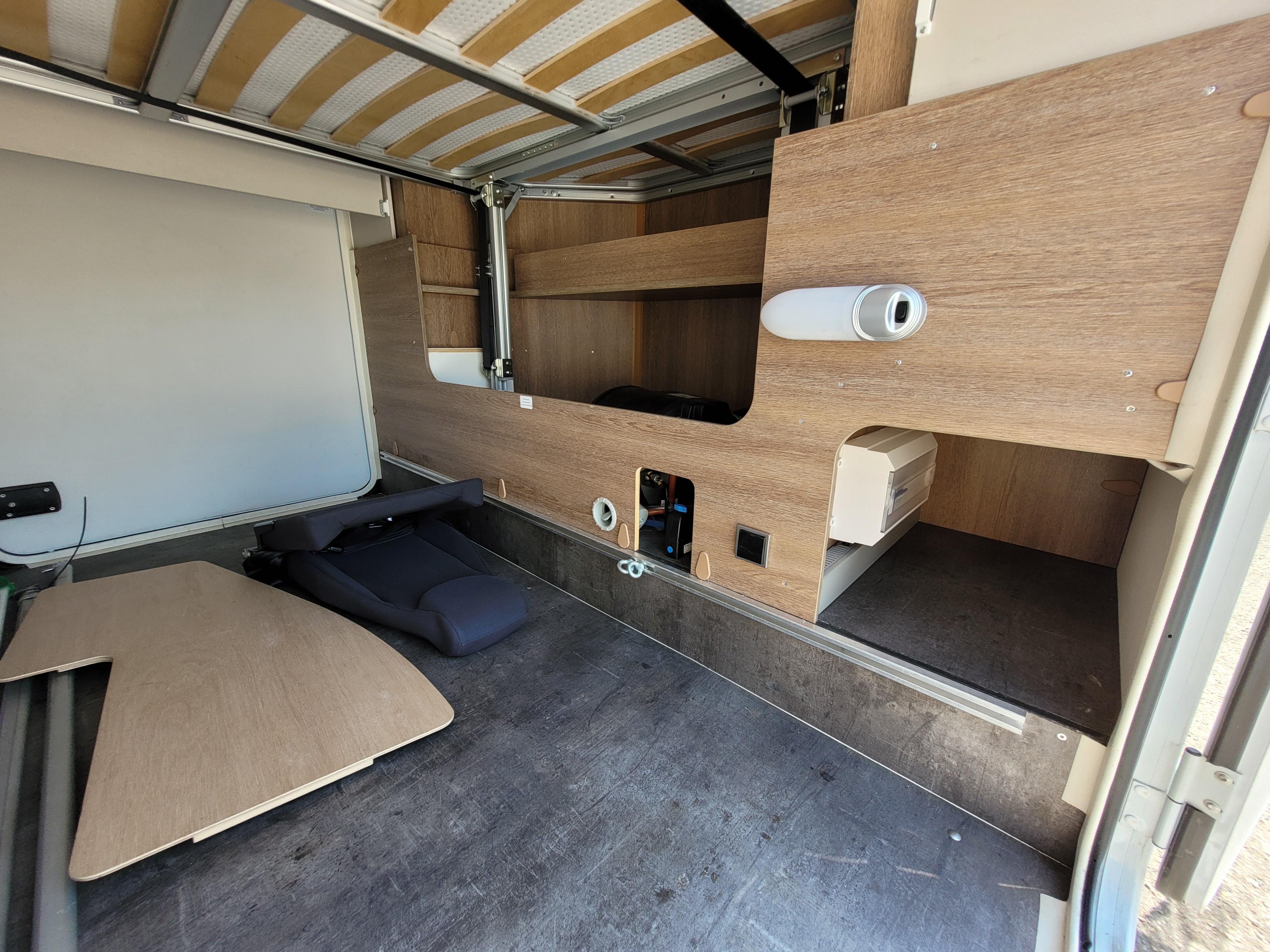  - 4 - DETHLEFFS TREND T 7057 DBL 