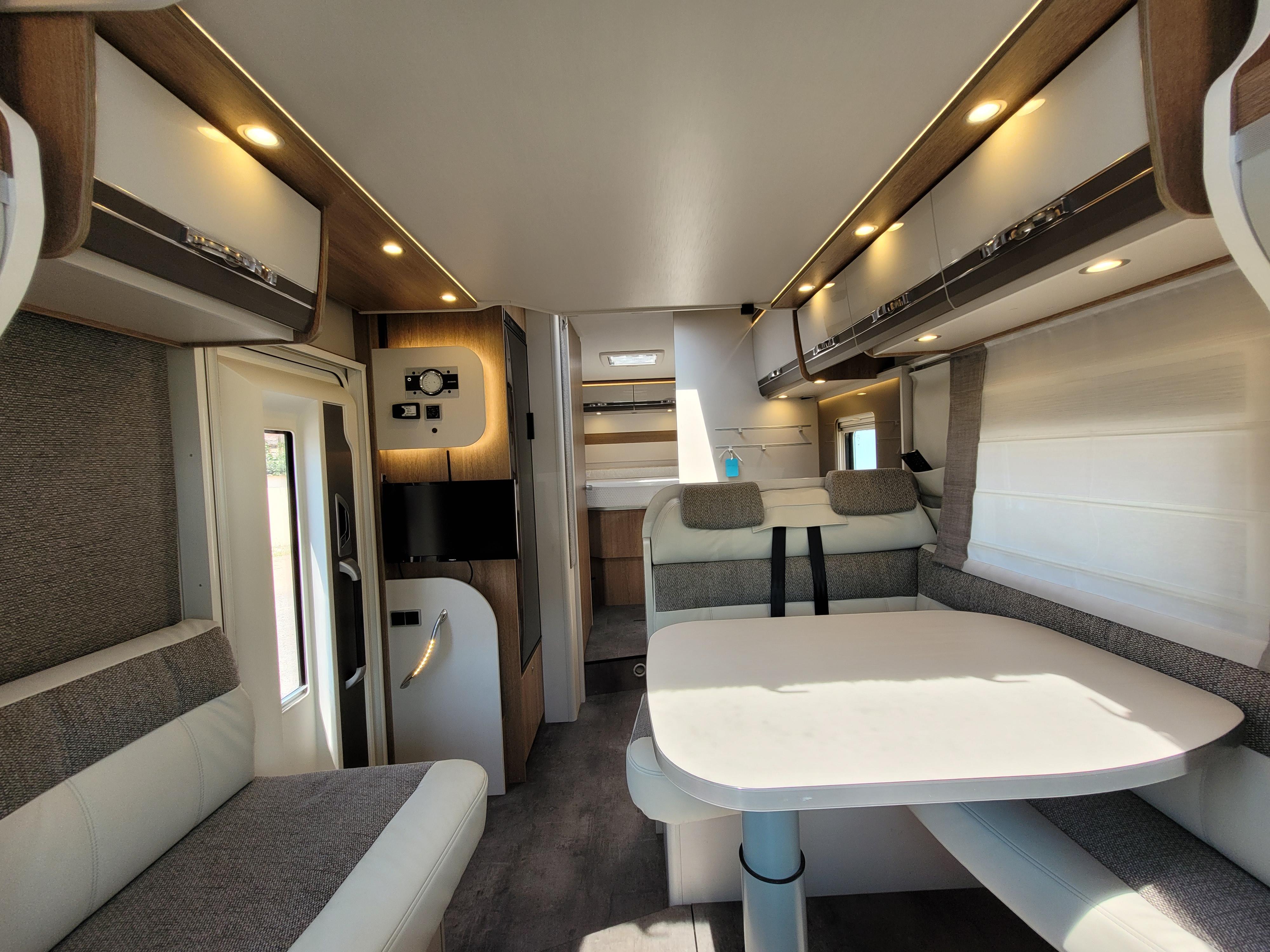  - 8 - DETHLEFFS TREND T 7057 DBL 