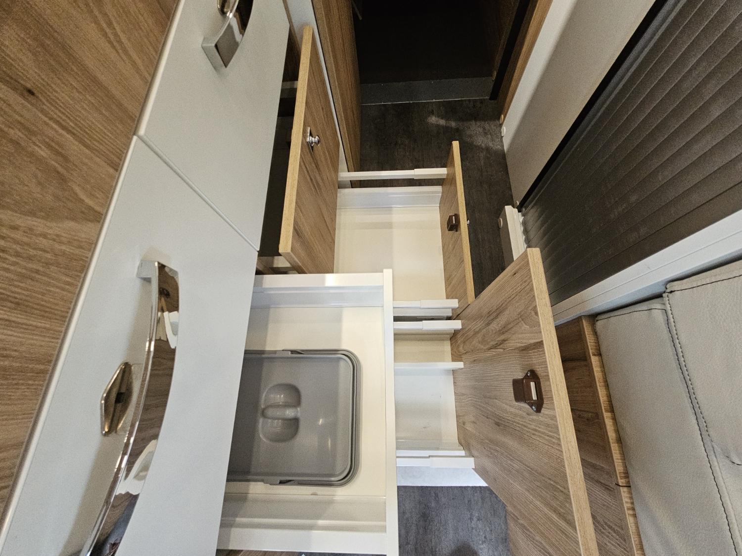  - 10 - BAVARIA K600G 