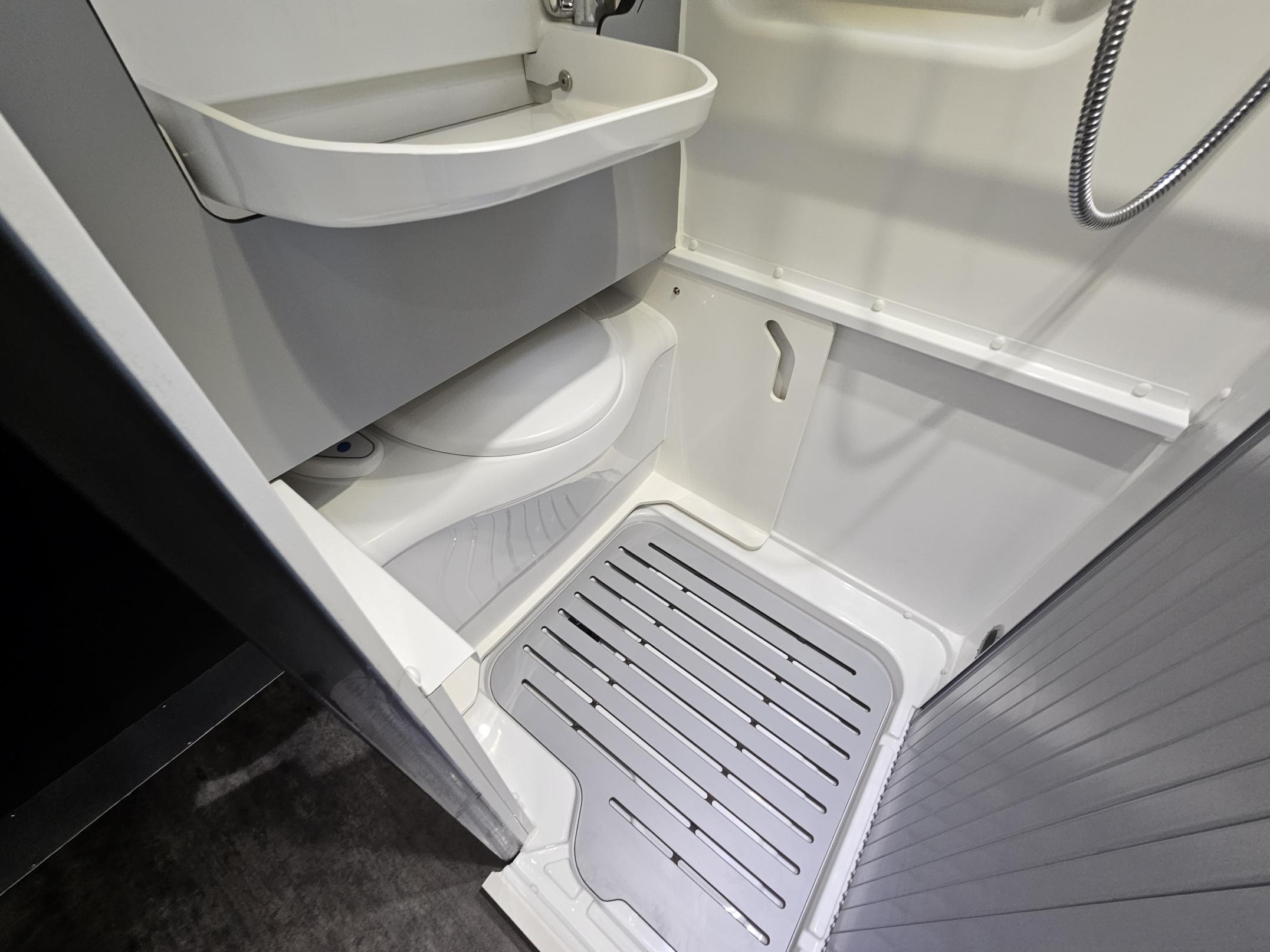  - 12 - BAVARIA K600G 