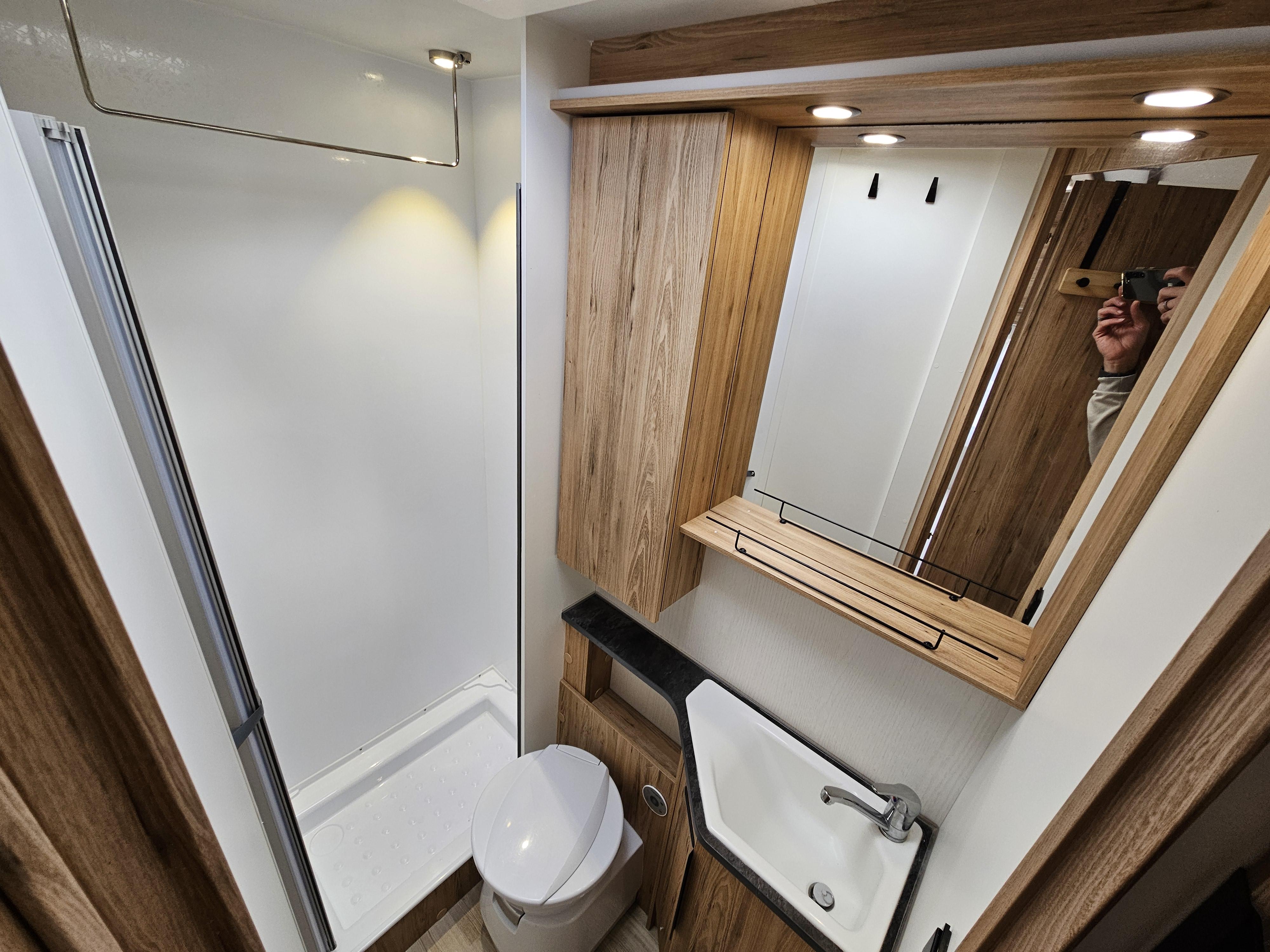  - 18 - BAVARIA T 726 P STYLE 