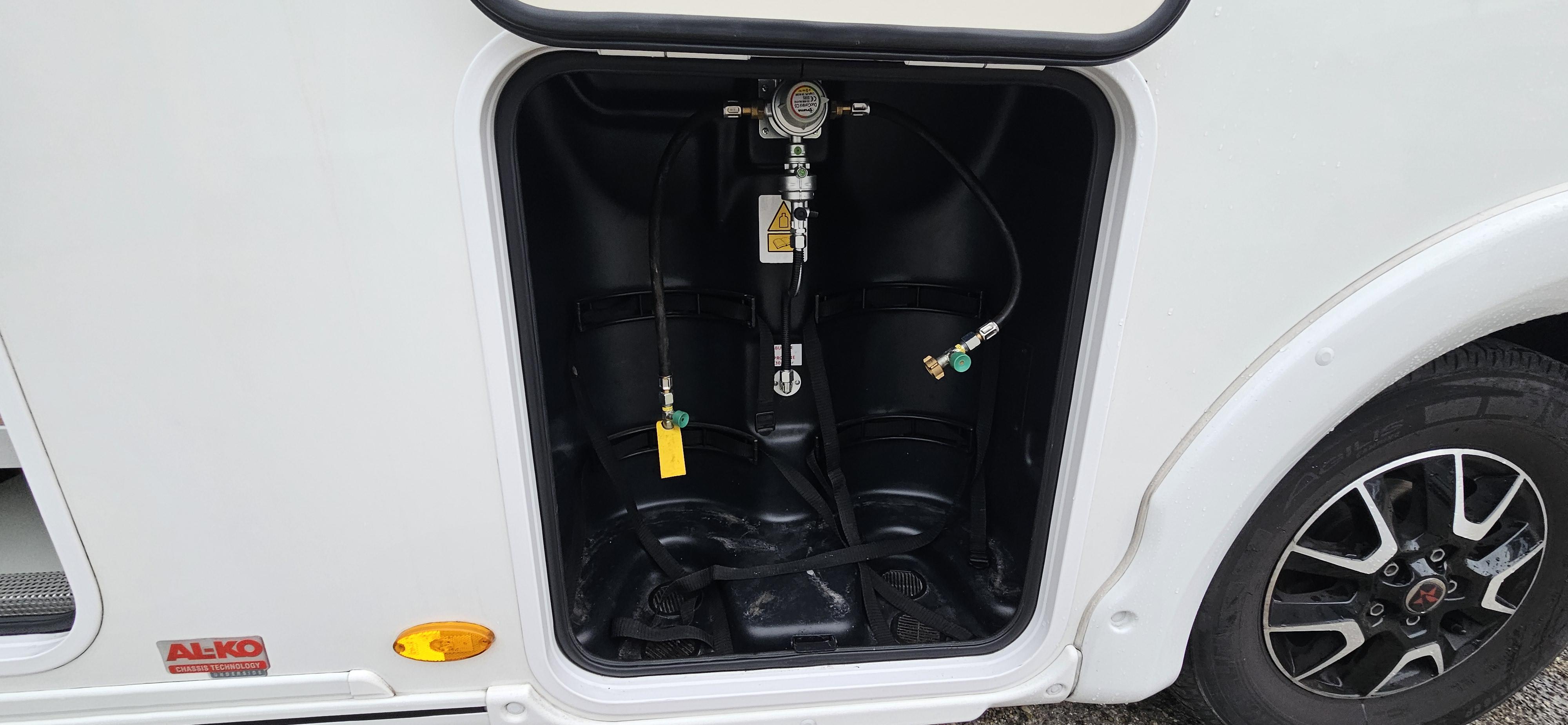  - 4 - AUTOSTAR PASSION 730 LCA 