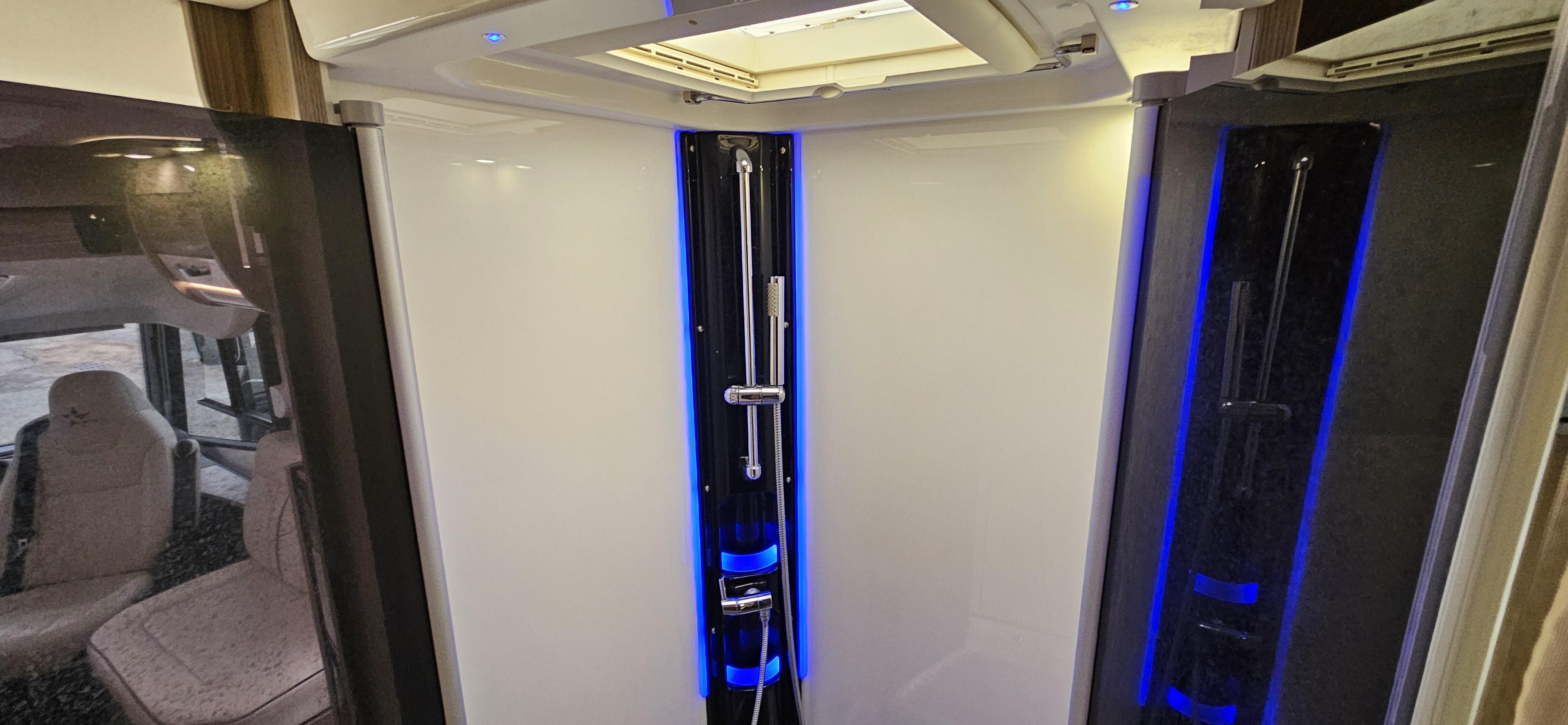  - 27 - AUTOSTAR PASSION 730 LCA 