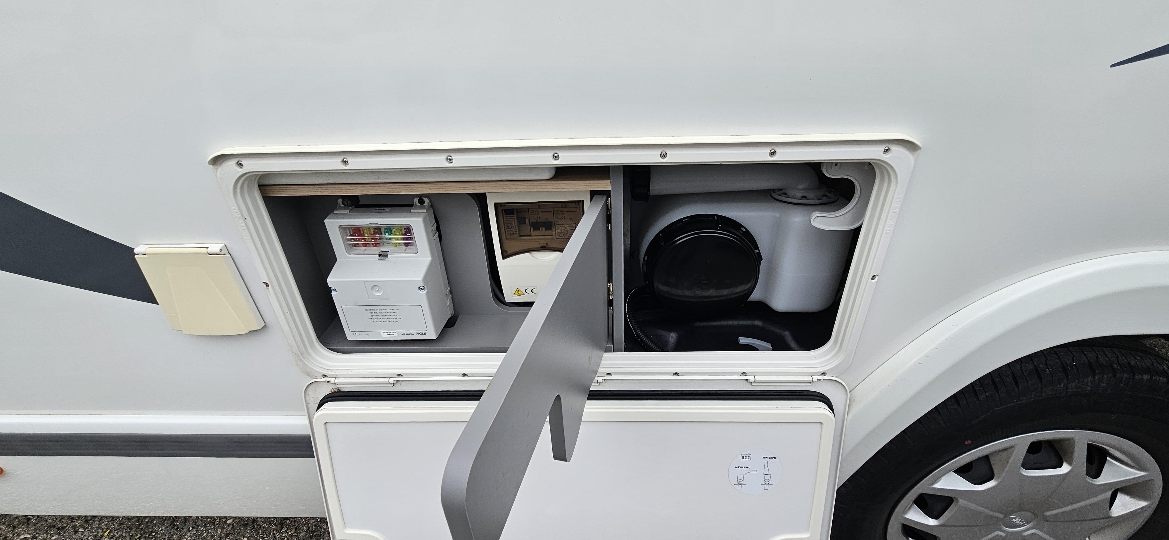  - 7 - CHAUSSON 650 FIRST LINE 