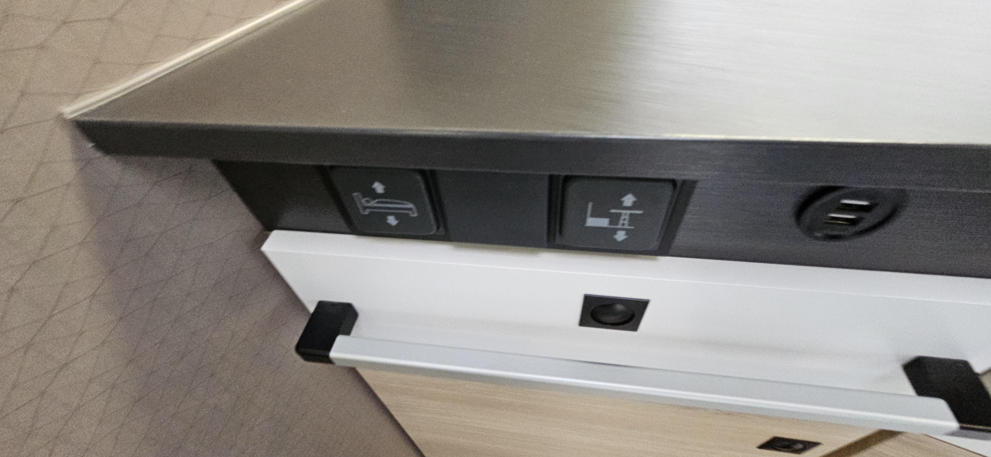  - 28 - CHAUSSON 650 FIRST LINE 