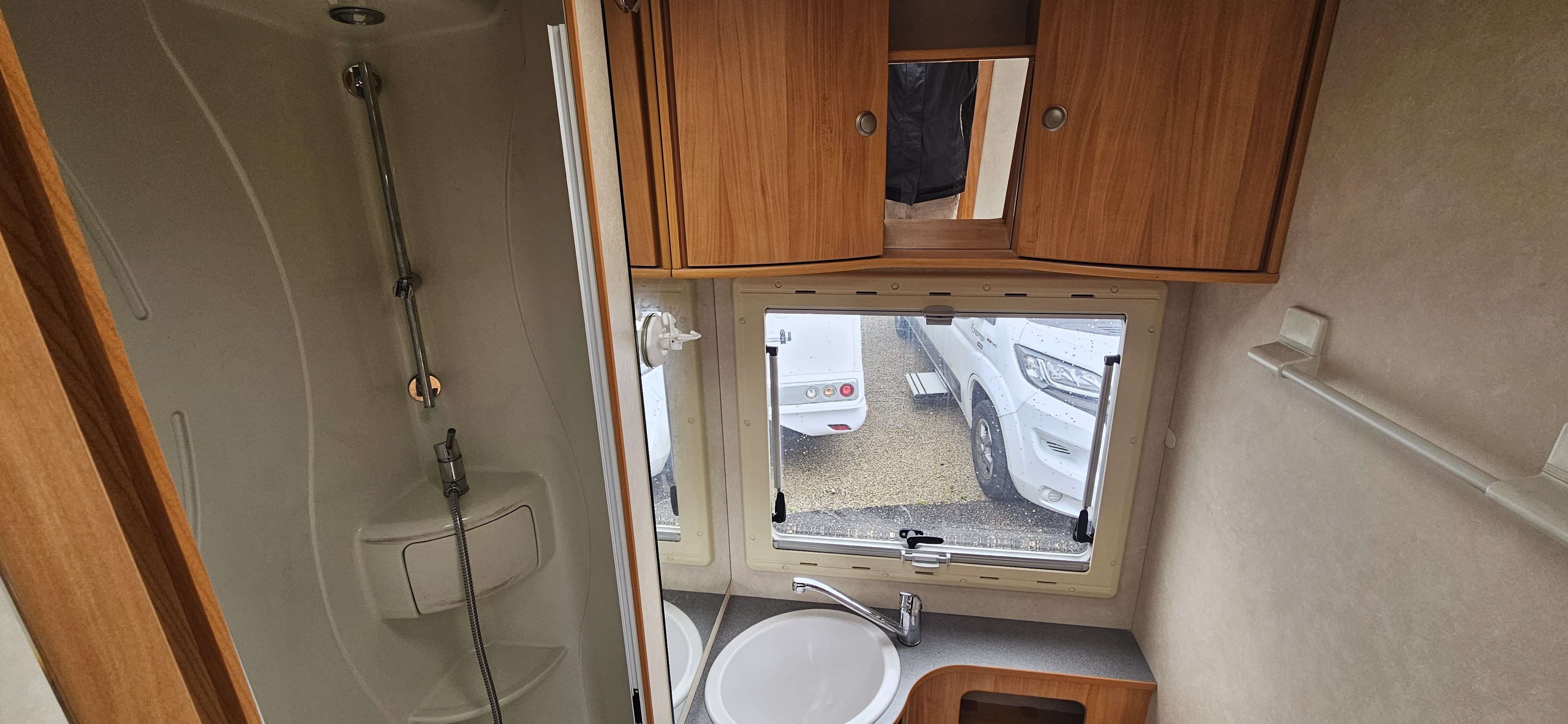  - 9 - ADRIA CORAL S660 SL 