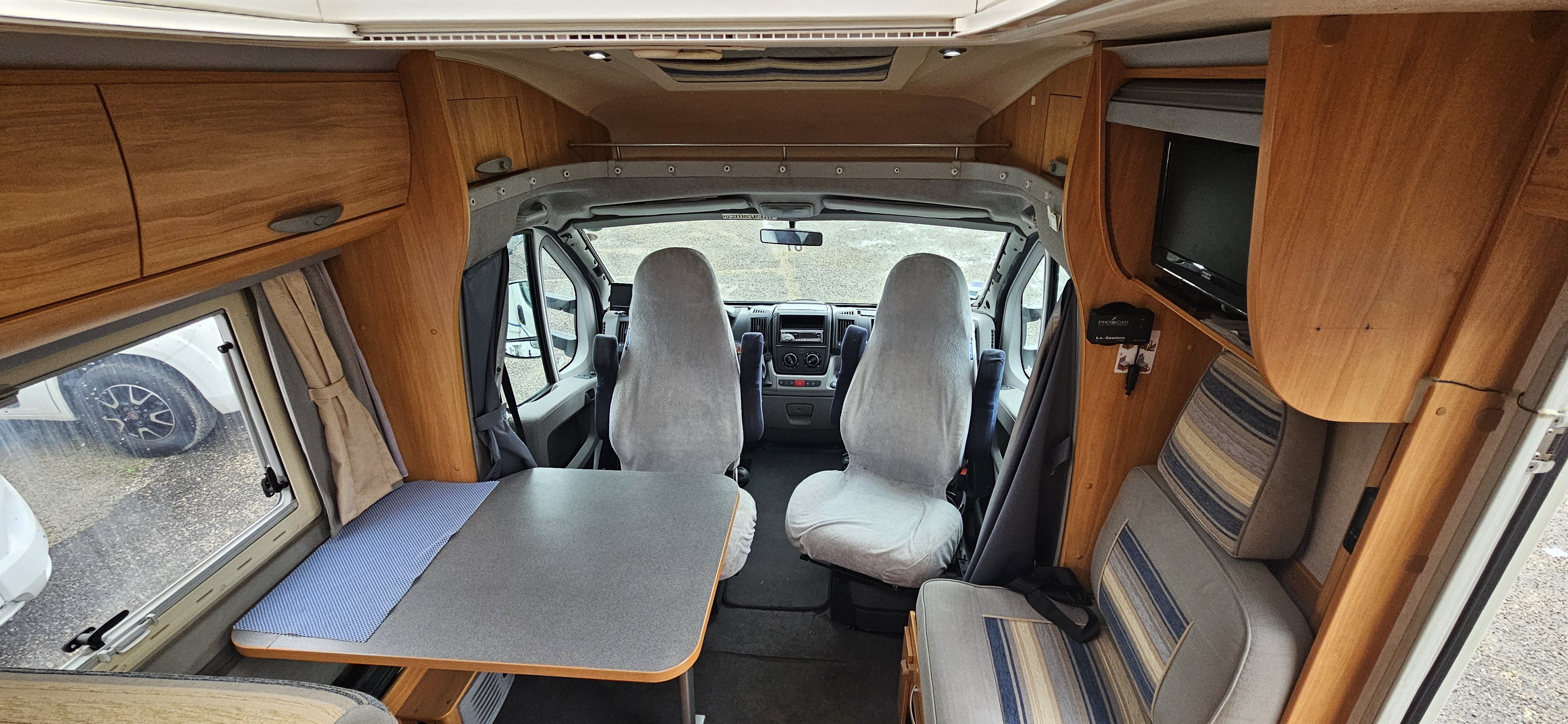  - 13 - ADRIA CORAL S660 SL 