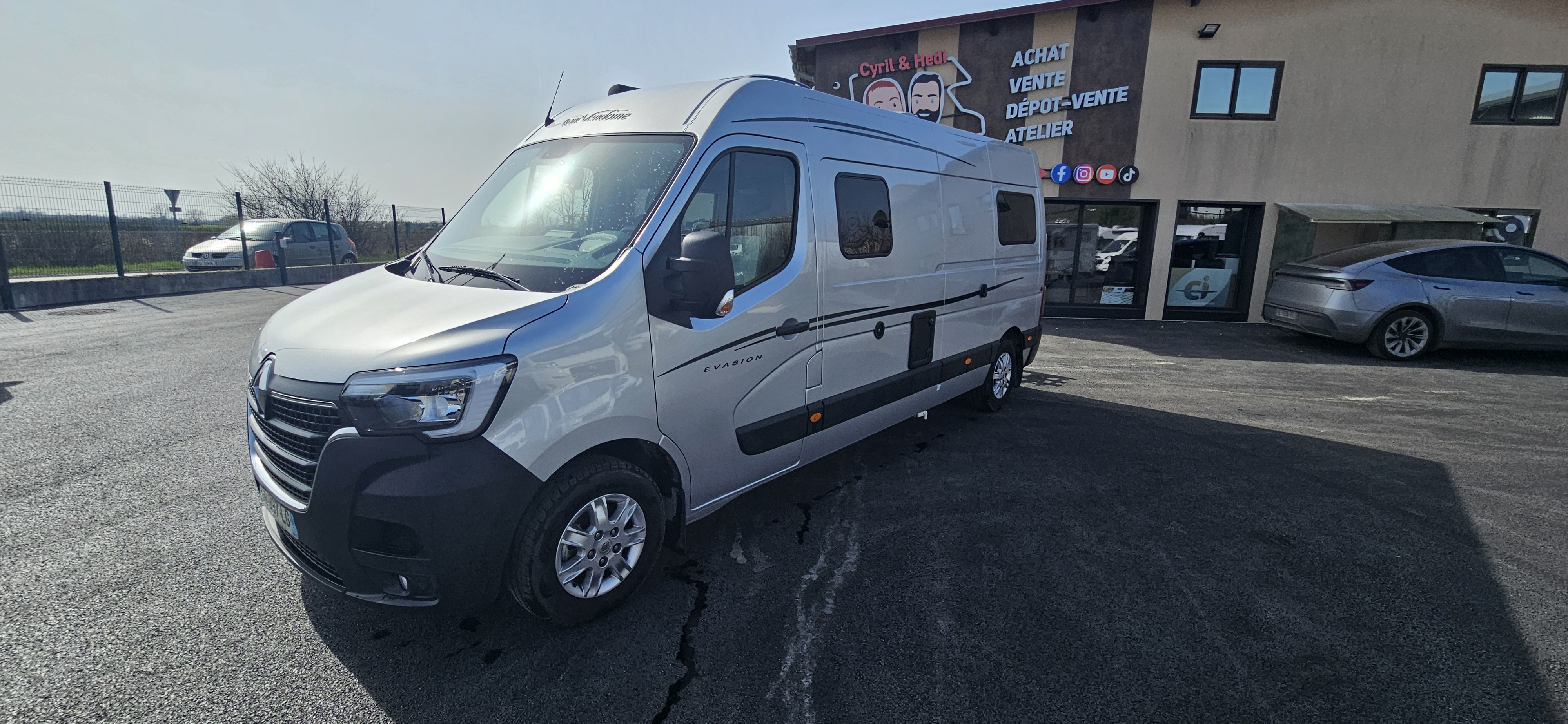  - 4 - FONT VENDOME MASTER VAN DUO 