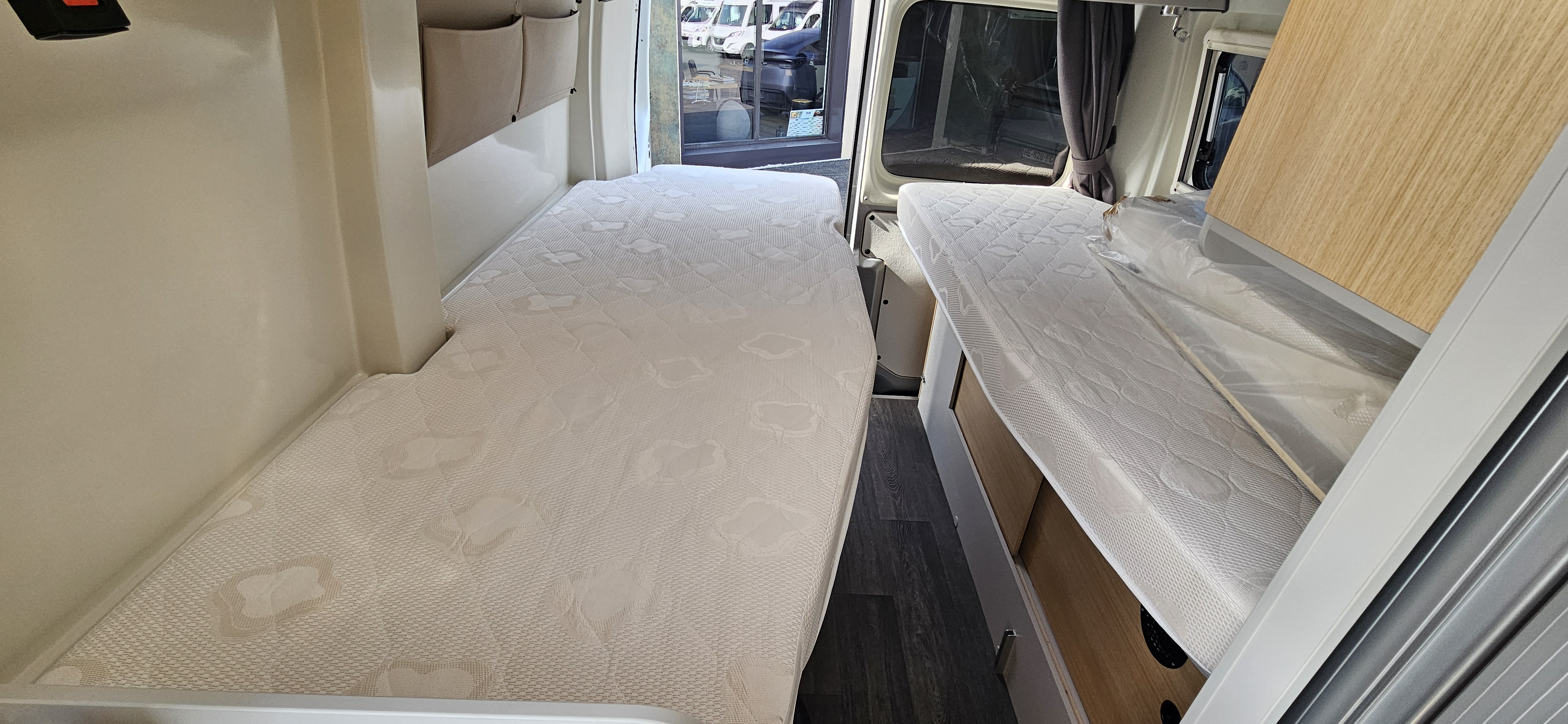  - 14 - FONT VENDOME MASTER VAN DUO 