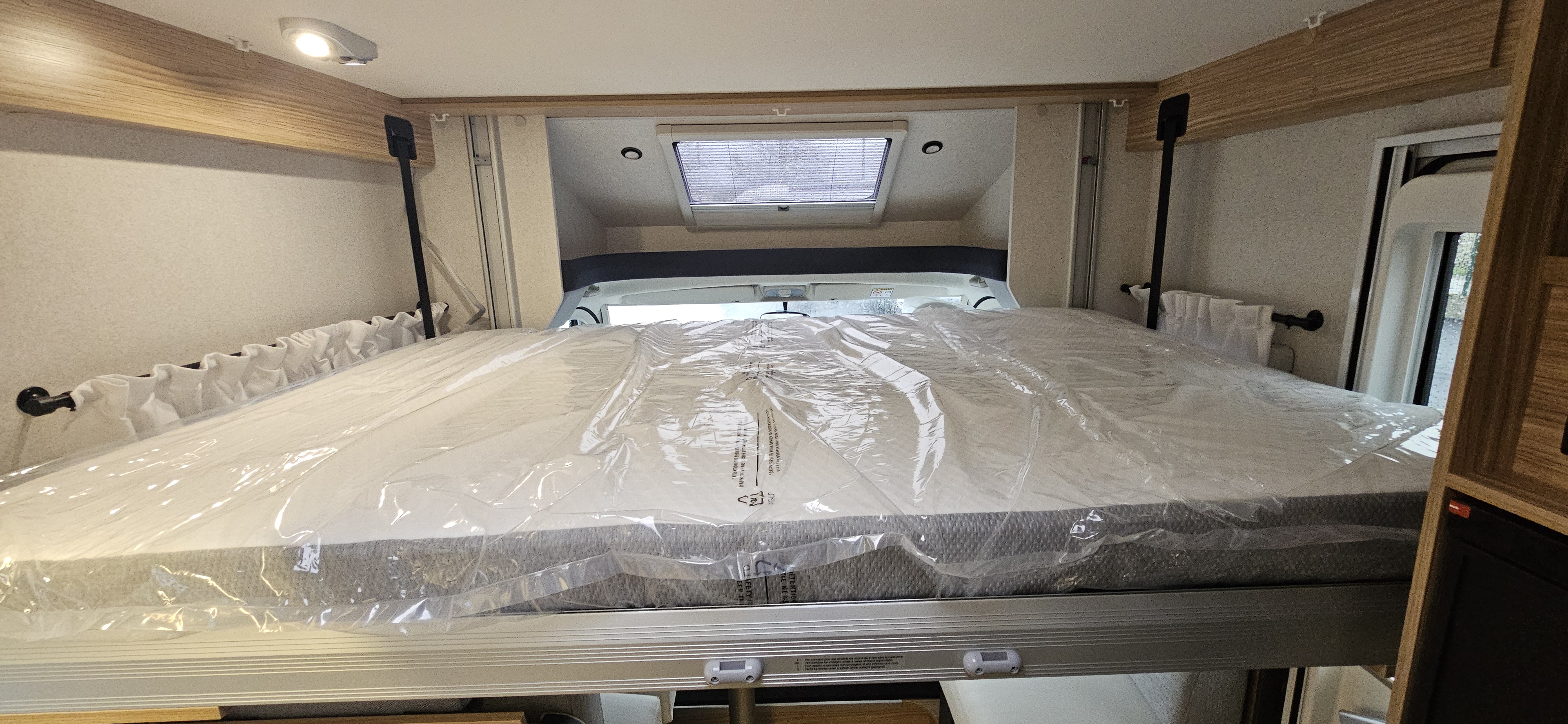  - 5 - BAVARIA T 740 FGJ NOMADE 