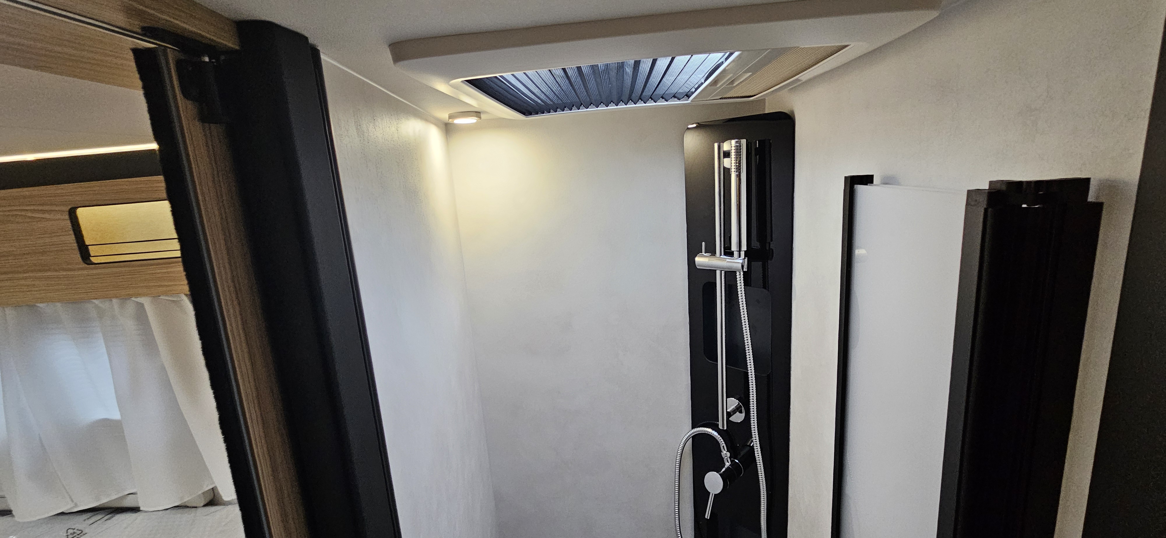  - 10 - BAVARIA T 740 FGJ NOMADE 