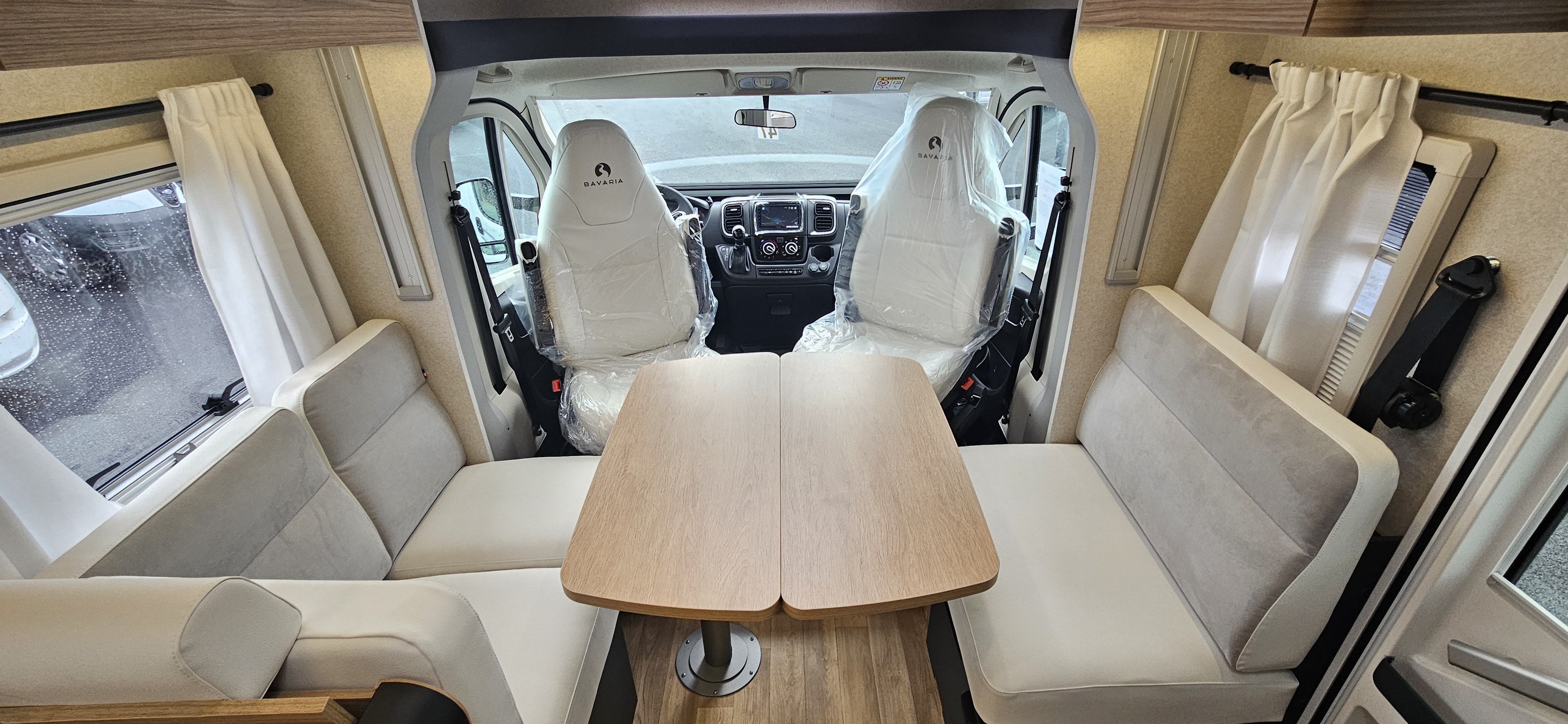  - 1 - BAVARIA T 720 FGJ INTENSE 