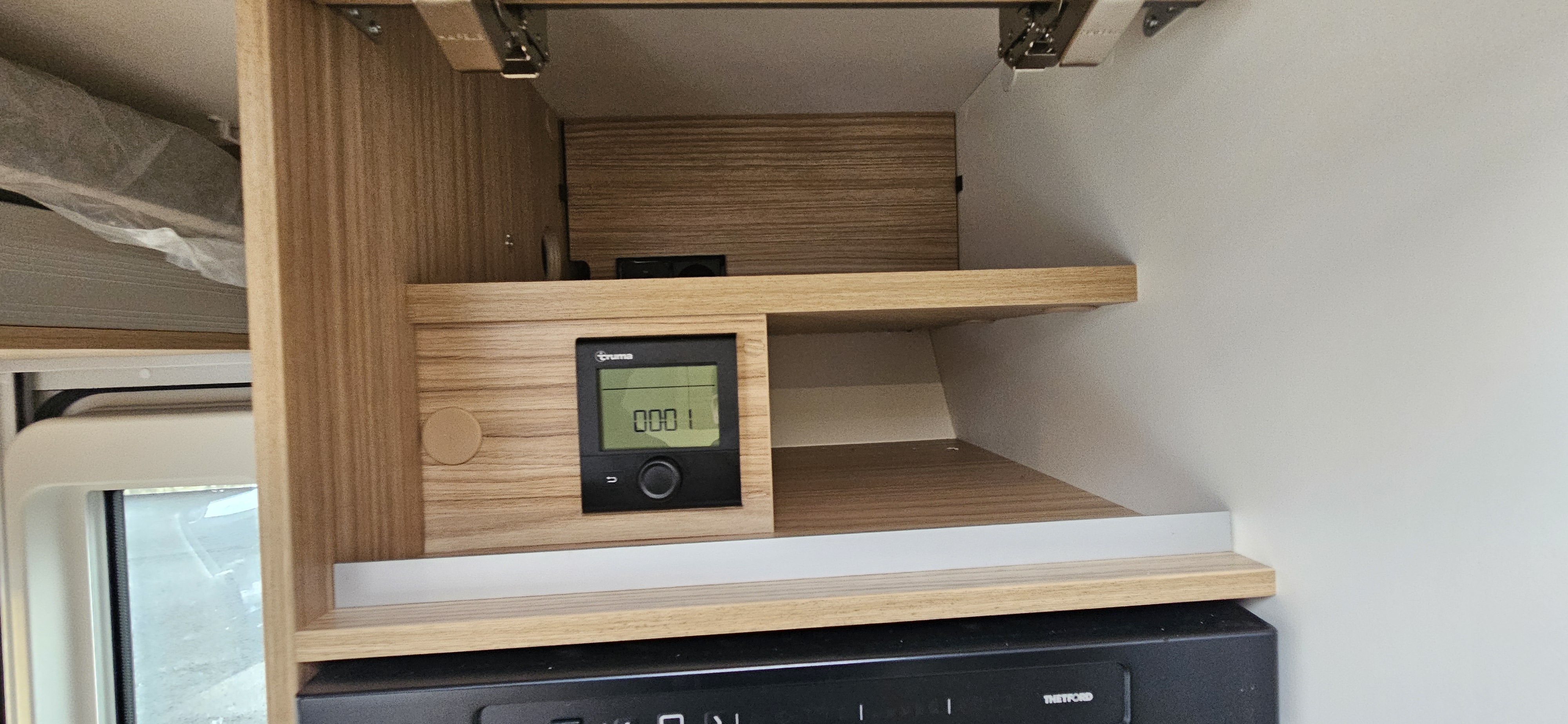  - 8 - BAVARIA T 720 FGJ INTENSE 