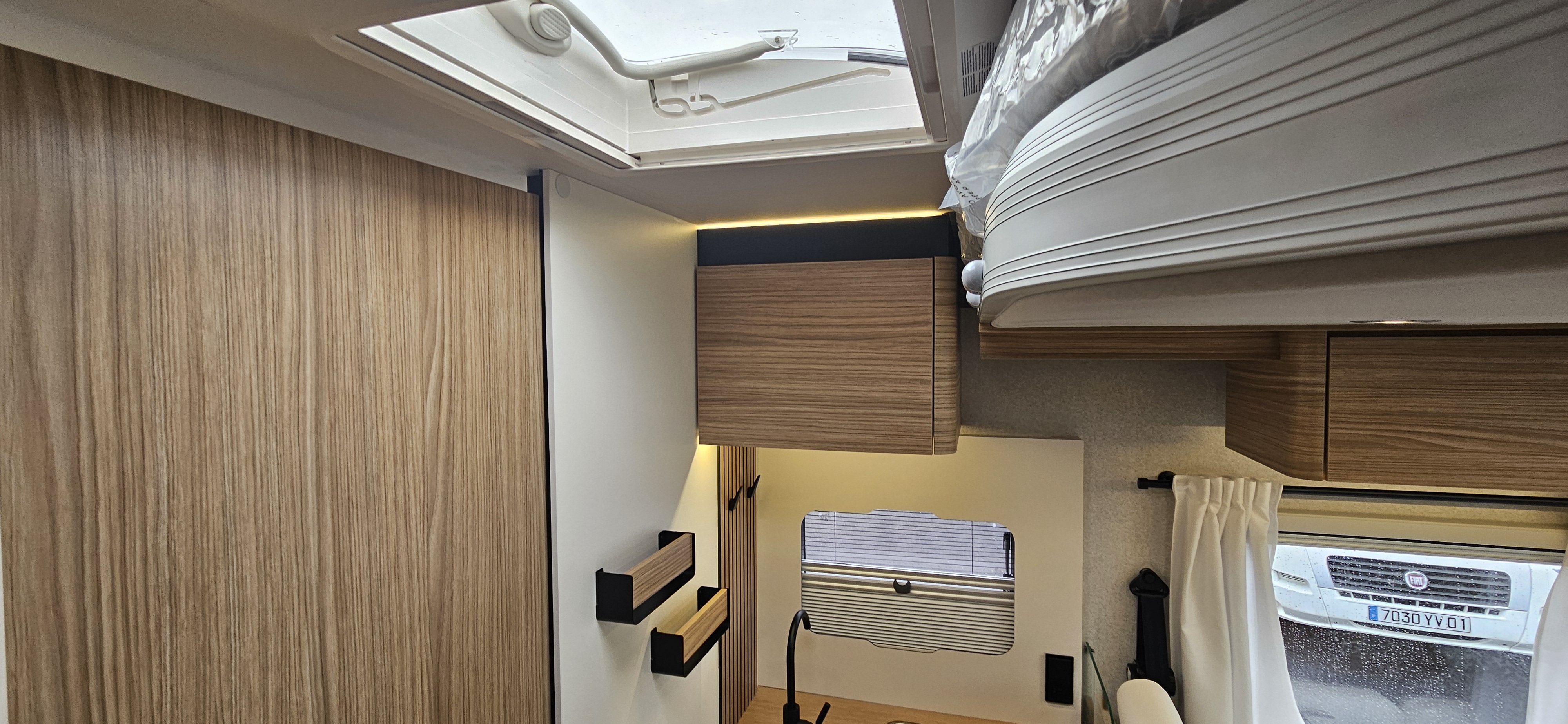  - 9 - BAVARIA T 720 FGJ INTENSE 