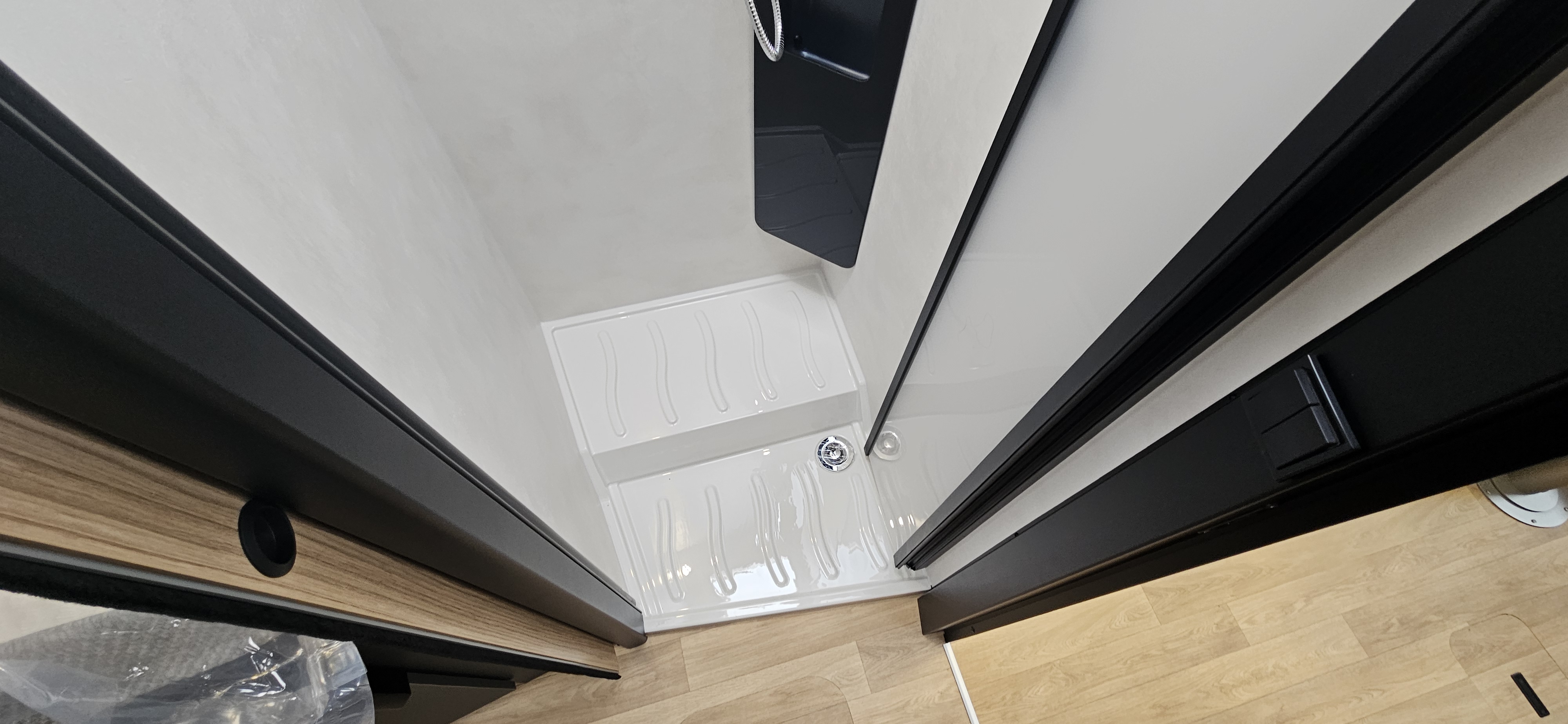  - 16 - BAVARIA T 720 FGJ INTENSE 