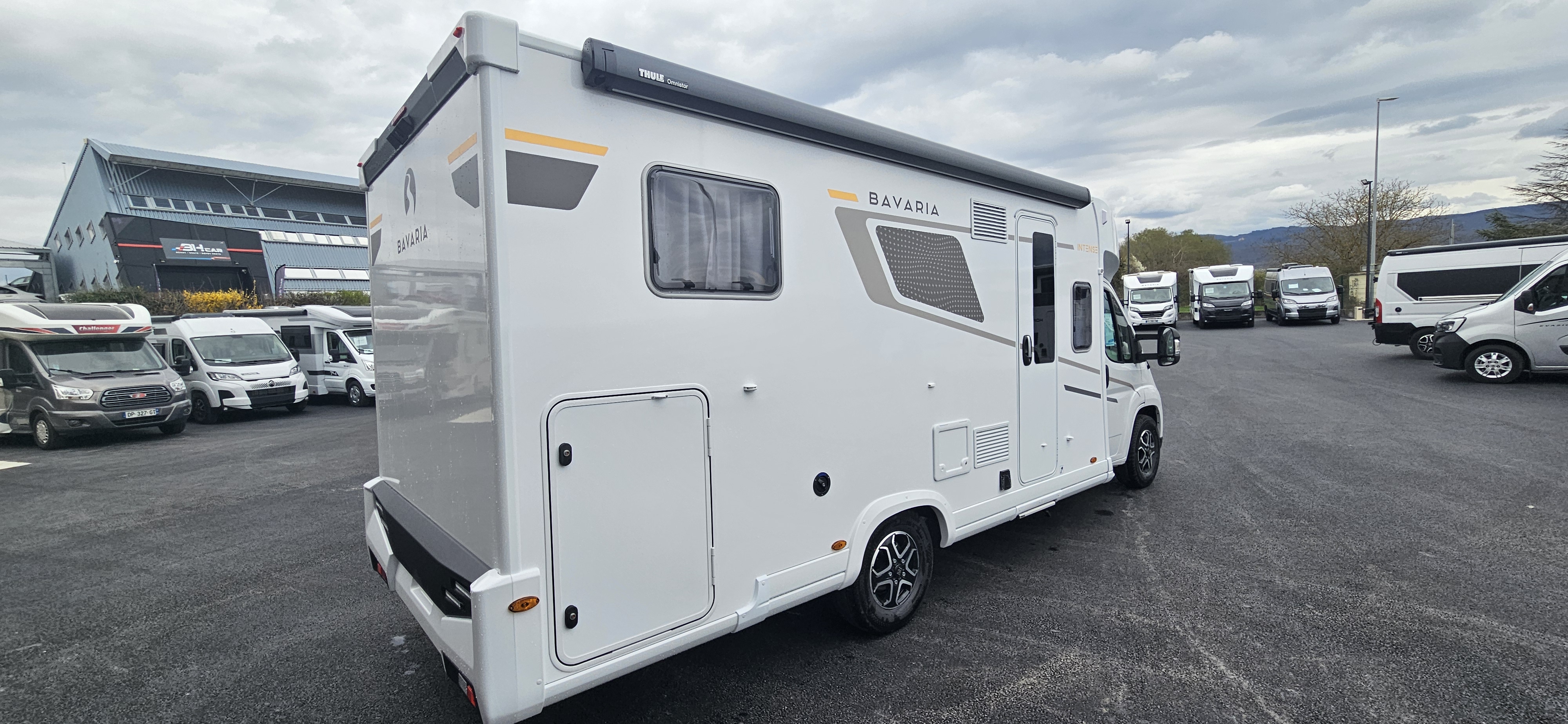  - 22 - BAVARIA T 720 FGJ INTENSE 