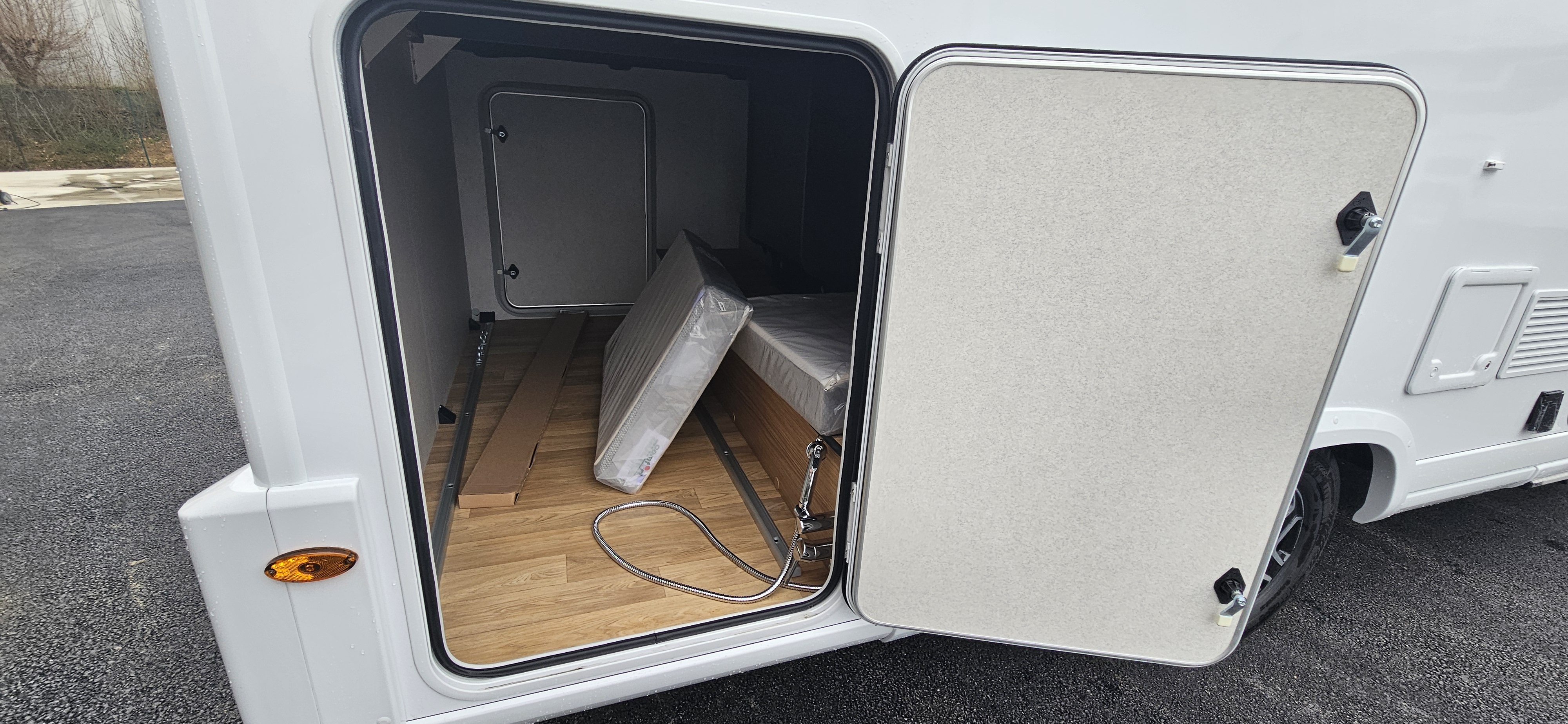  - 23 - BAVARIA T 720 FGJ INTENSE 