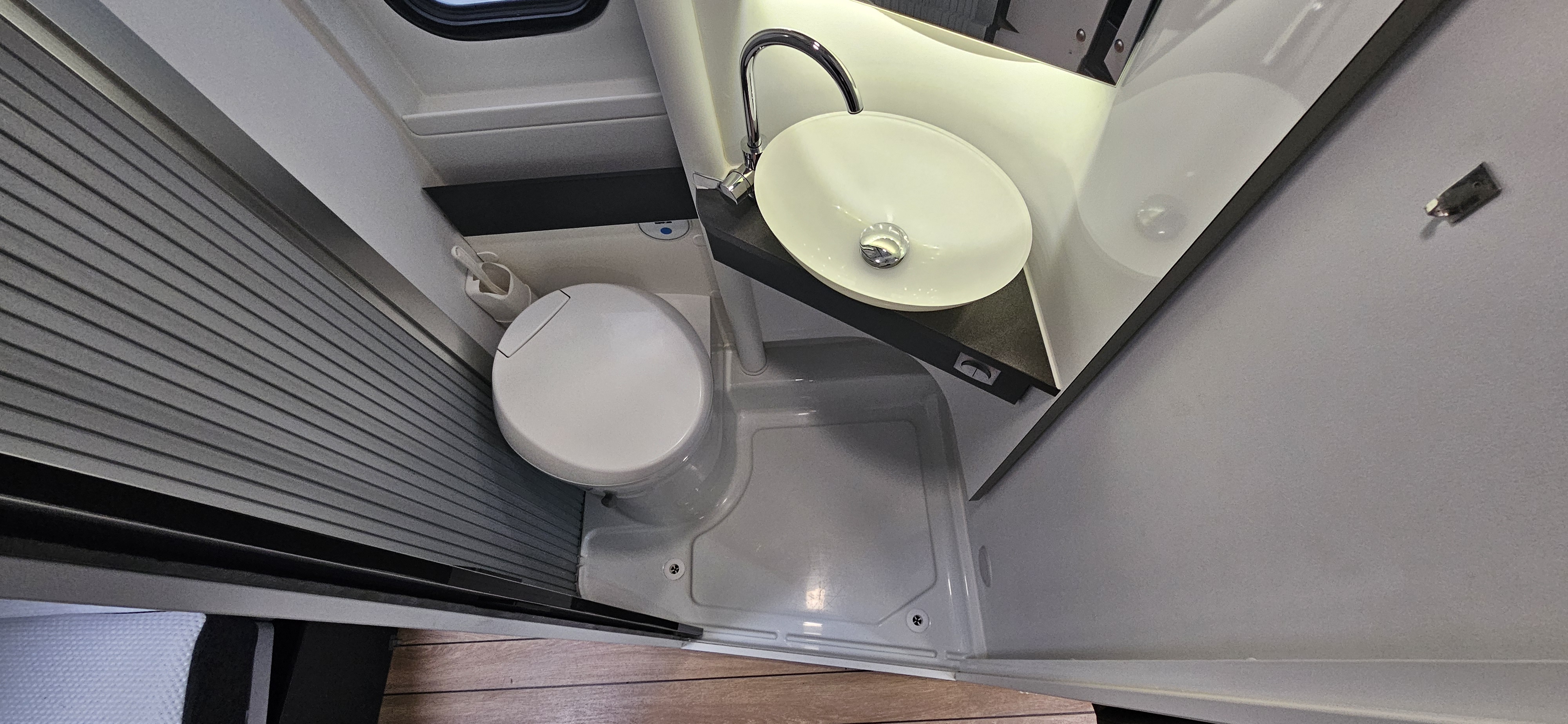  - 8 - ELIOS VAN 63 FAMILLY 