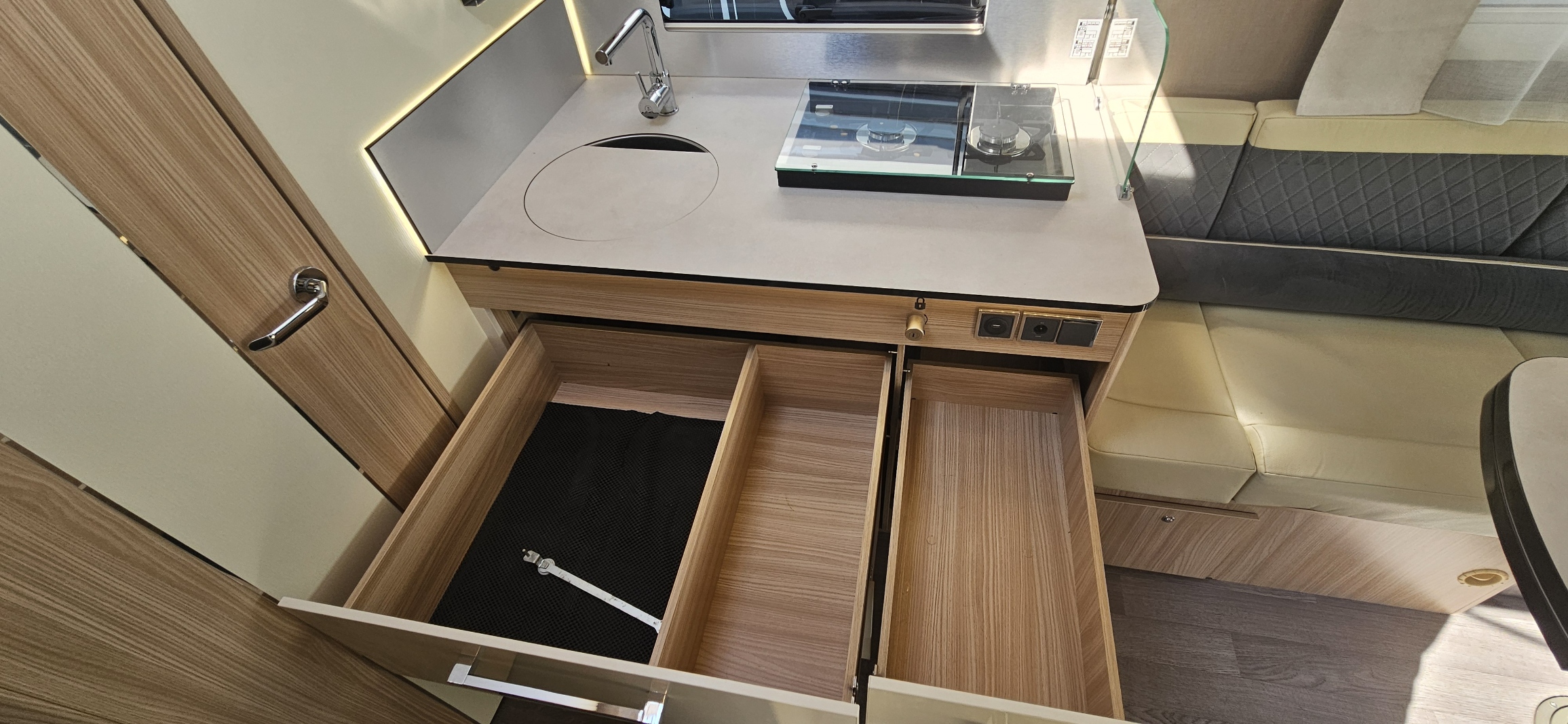  - 12 - FLORIUM MAYFLOWER 67 LO 