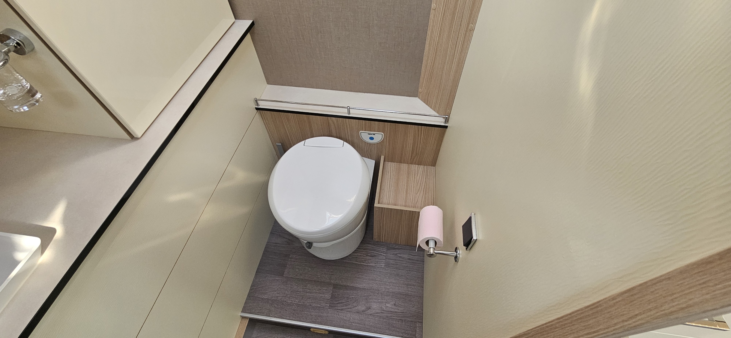  - 24 - FLORIUM MAYFLOWER 67 LO 