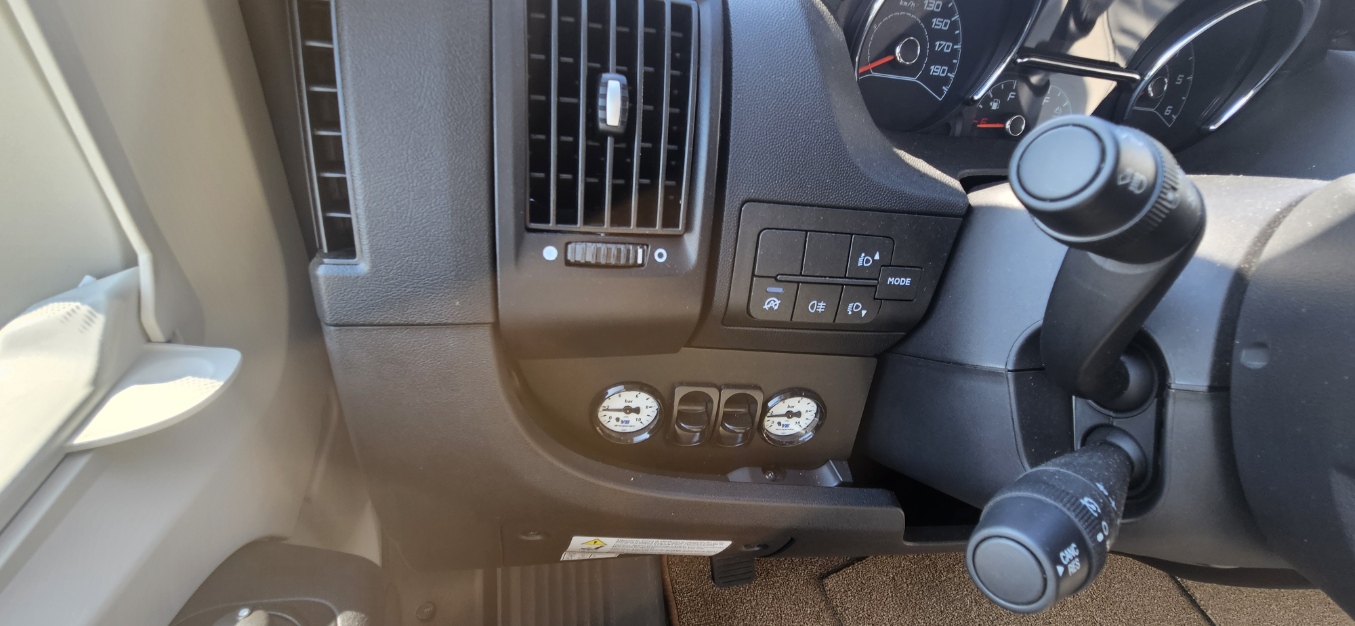  - 7 - BAVARIA T 726 FC NOMADE 