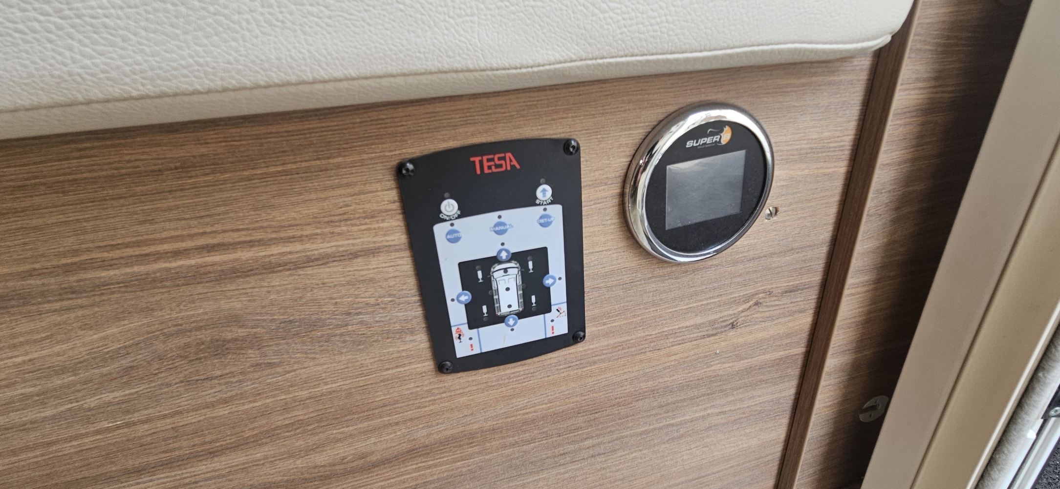  - 11 - PILOTE P746FC SENSATION 