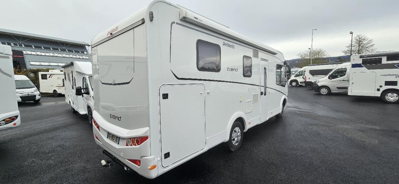  - 2 - DETHLEFFS I 7057 DBL TREND 