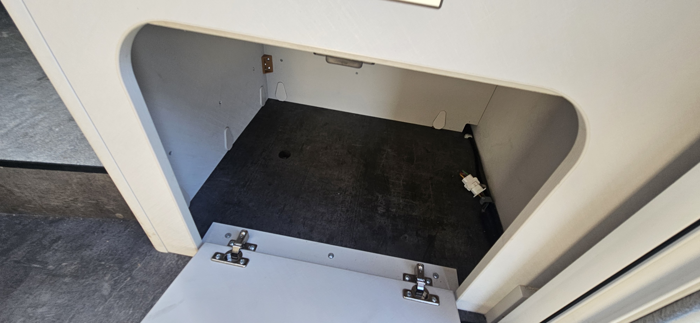  - 29 - DETHLEFFS I 7057 DBL TREND 